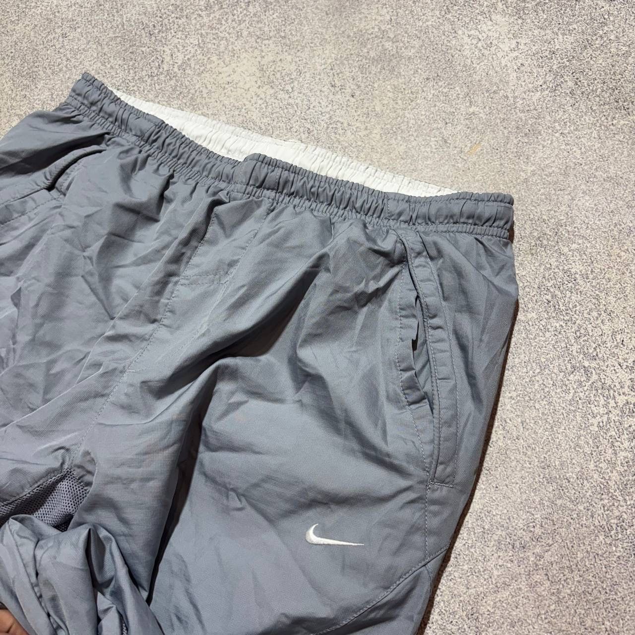 Nike Vintage Nike Shorts Nylon Swoosh Grey Mens size M Size US 30 / EU 46 - 5 Thumbnail