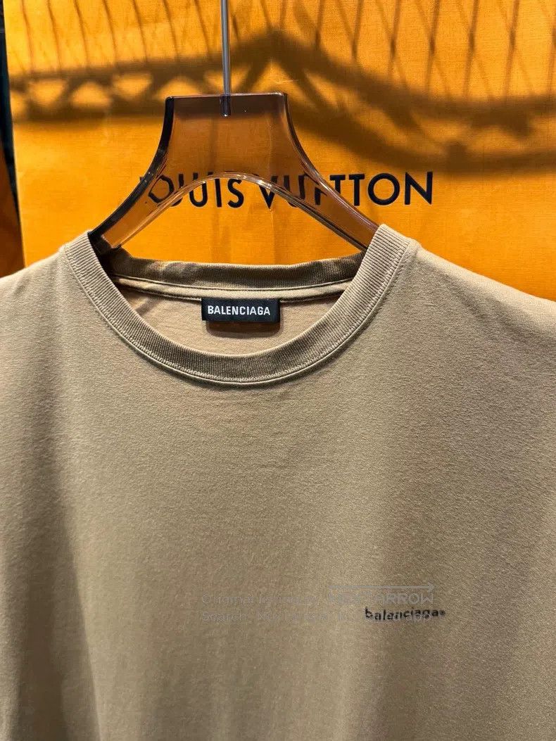 Balenciaga Balenciaga Khaki Short-Sleeve T-Shirt Size US M / EU 48-50 / 2 - 3 Thumbnail