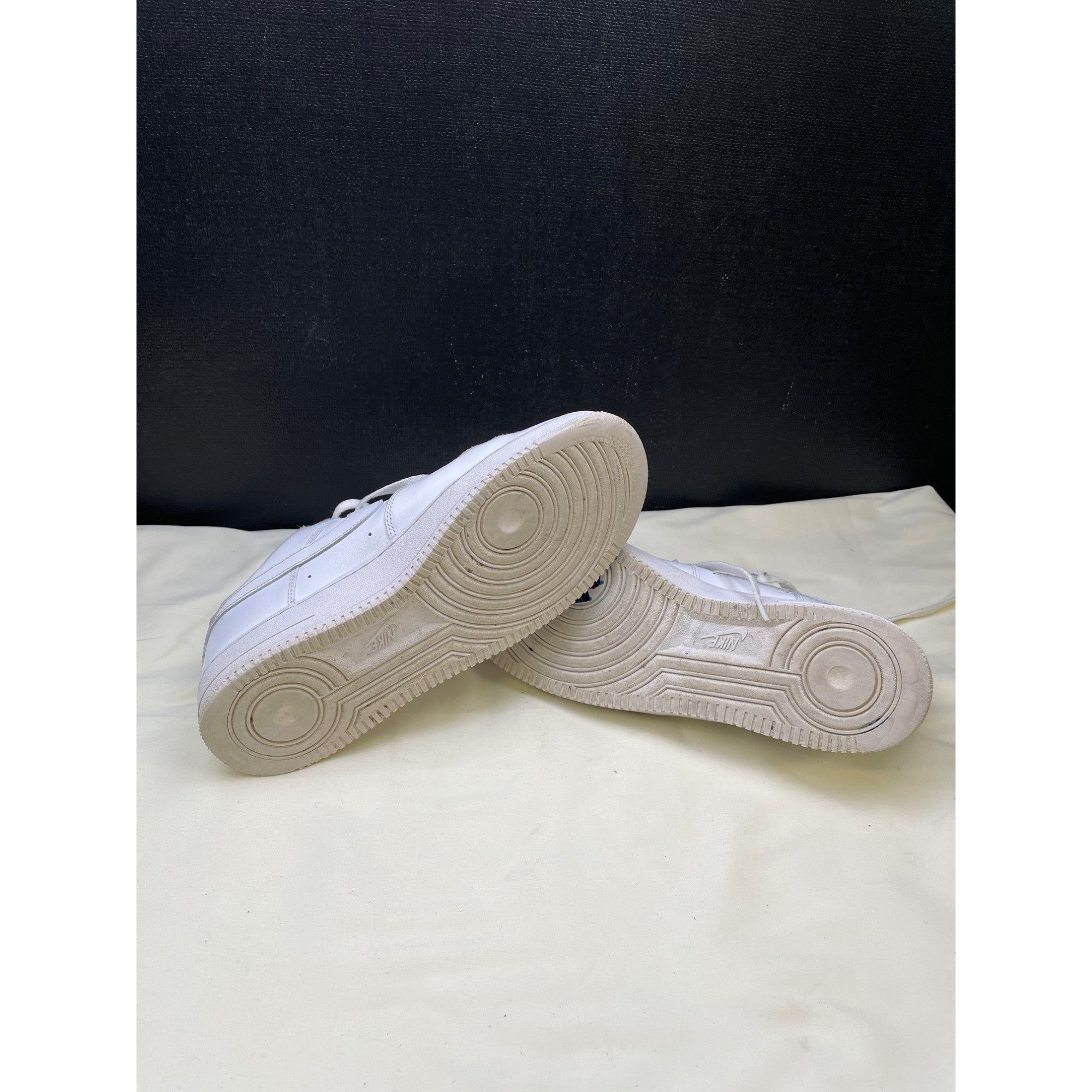 Nike Nike Men White Air Force 1 Low Shoes Sneakers Shoes Size 11. Size US 11.5 / EU 44-45 - 7 Thumbnail