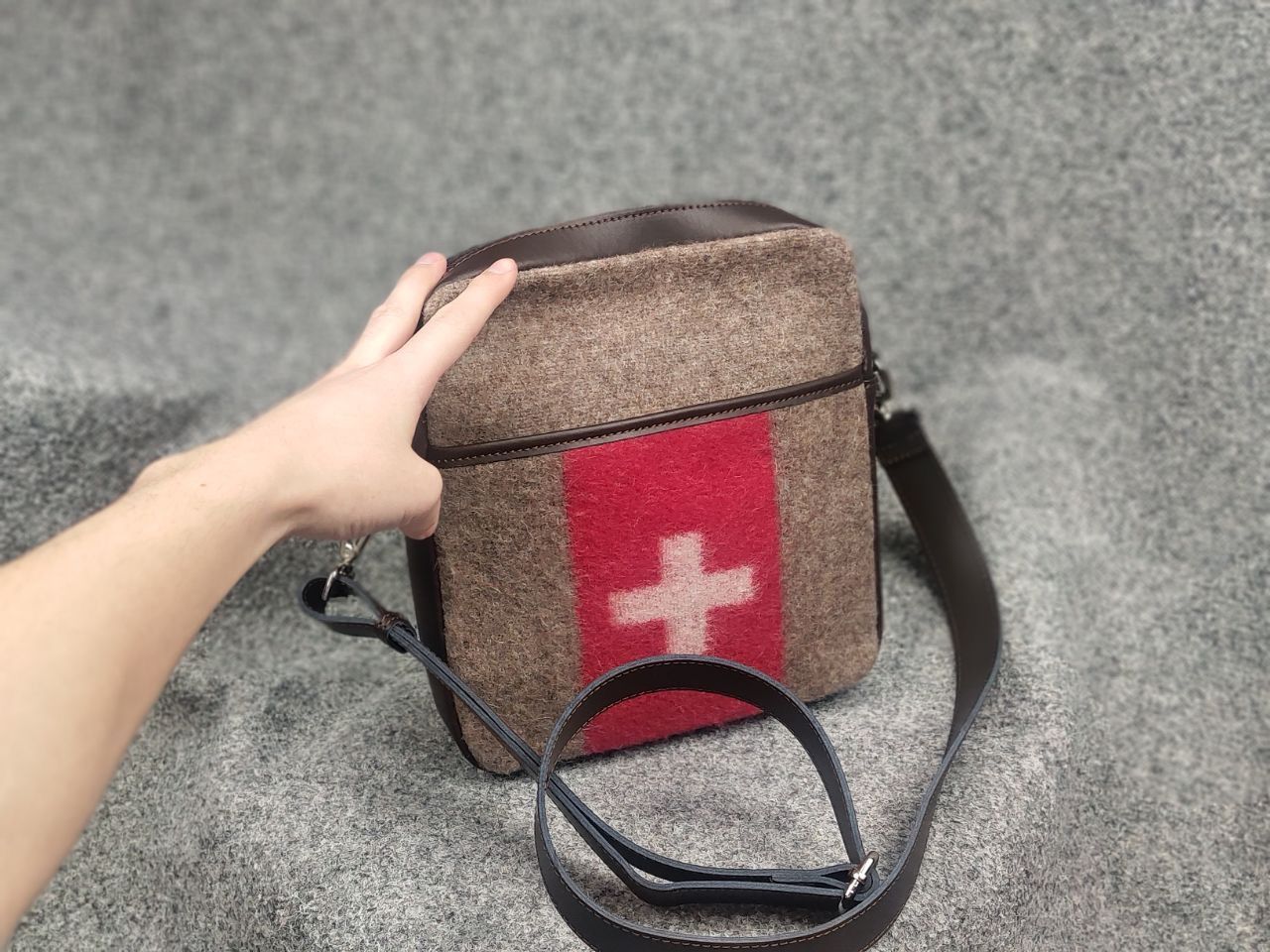Vintage Eskimo woolen leather bag Swiss vintage Military Messenger Size ONE SIZE - 9 Thumbnail
