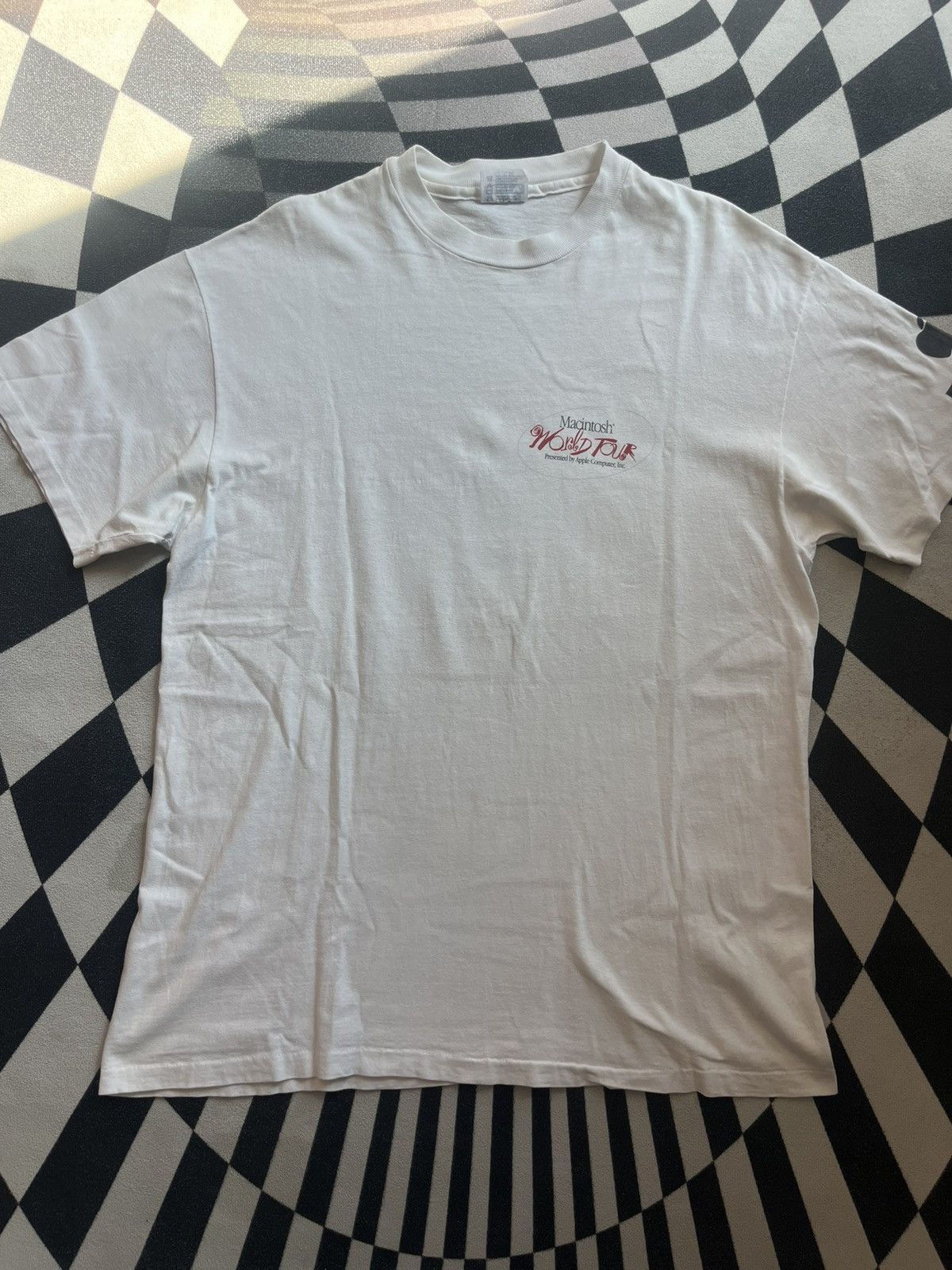 Mackintosh Vintage Macintosh World Tour Apple Computer 90’s Tshirt Size US L / EU 52-54 / 3 - 5 Thumbnail