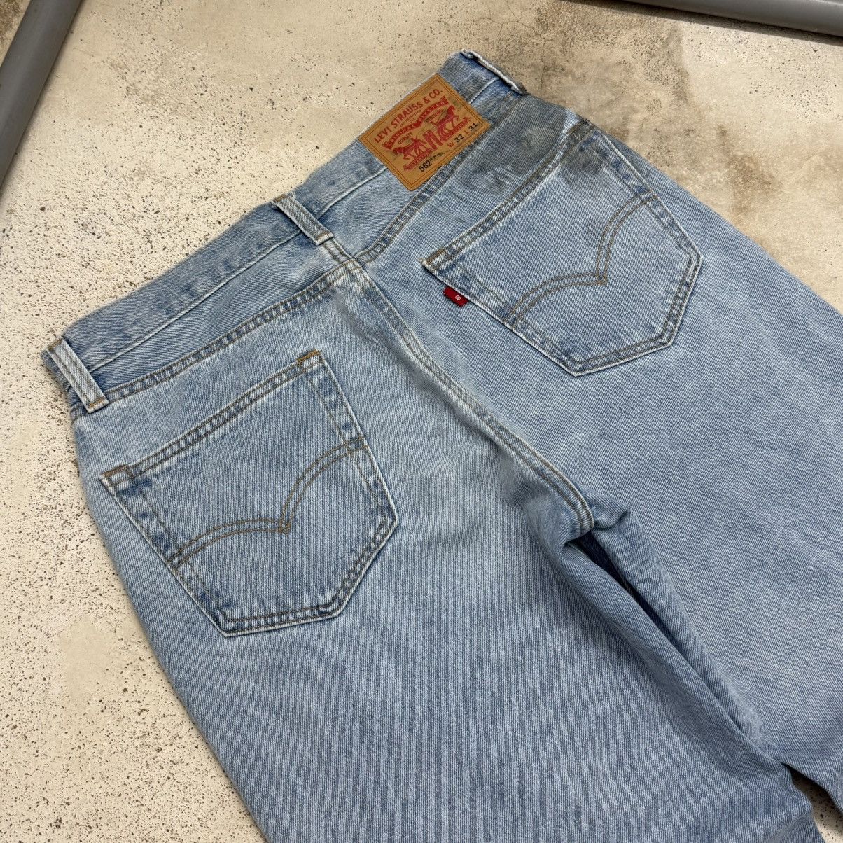 Levi's Levis 562 Lighwash Wide Tapered Denim Pants Size US 32 / EU 48 - 9 Thumbnail