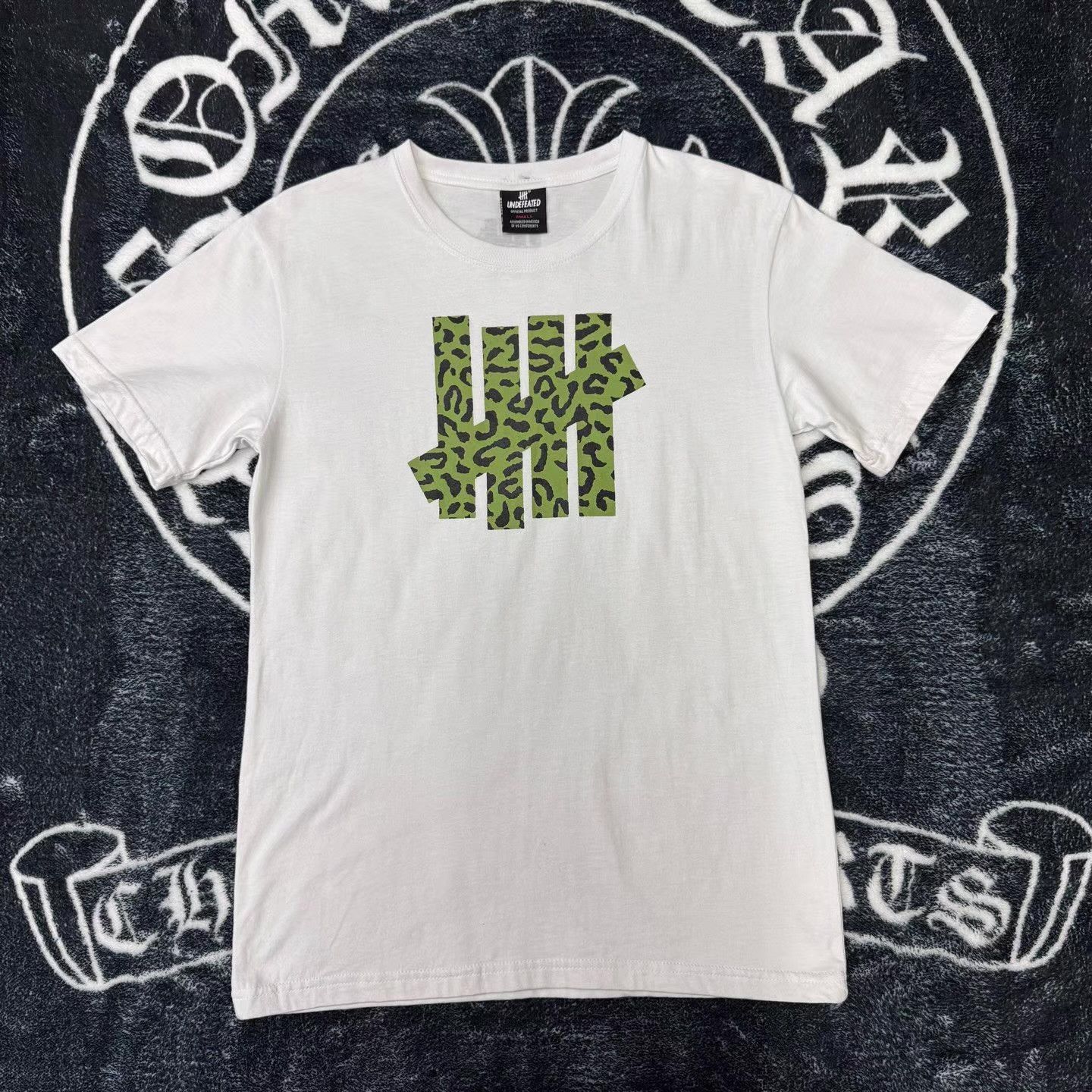 Undefeated UNDEFEATED Green Leopard Print White T-Shirt Q10 Size US S / EU 44-46 / 1 - 1 Thumbnail