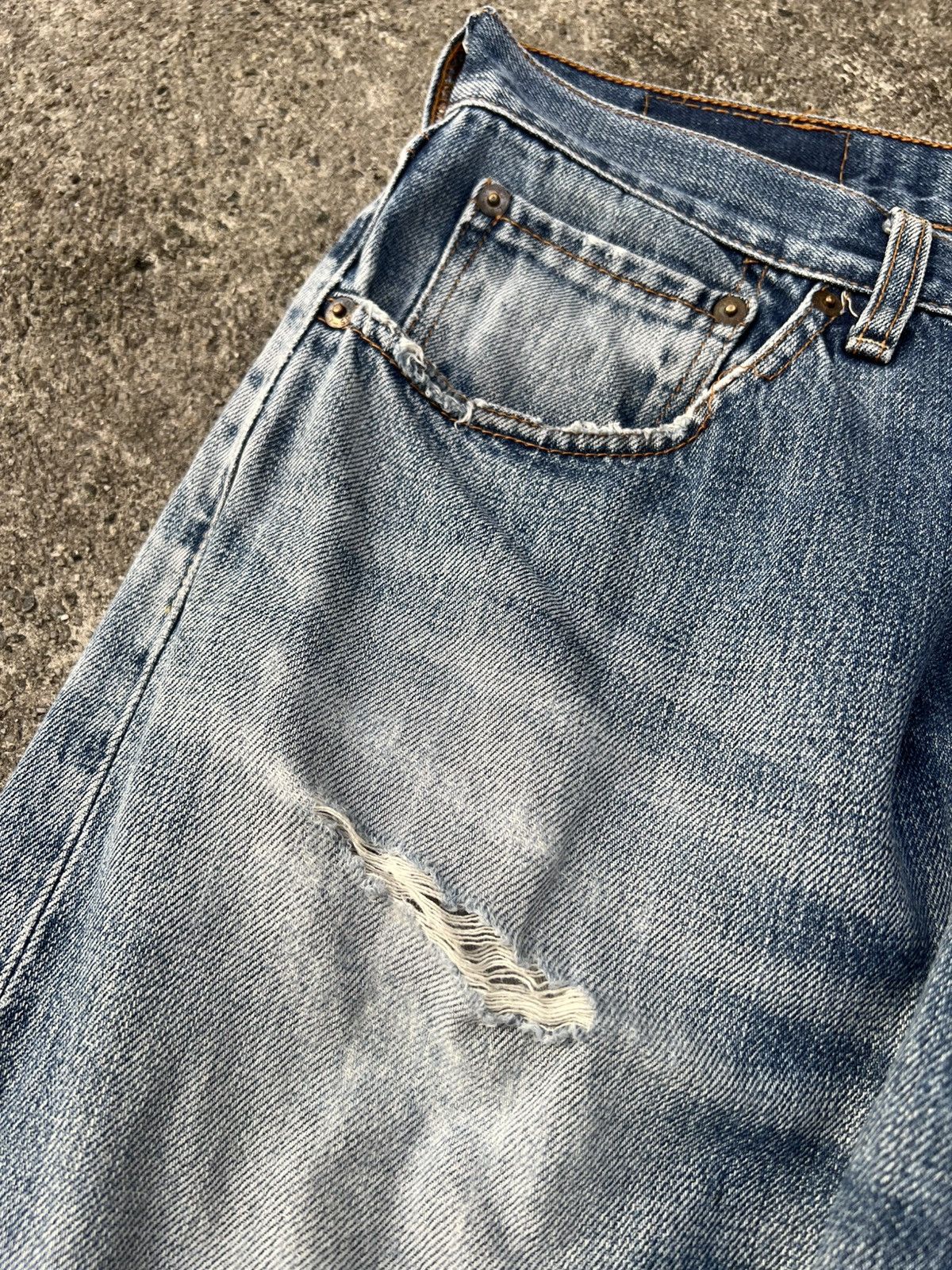 Levi's Vintage Levis 544 Distressed Baggy Jean Size US 32 / EU 48 - 11 Thumbnail