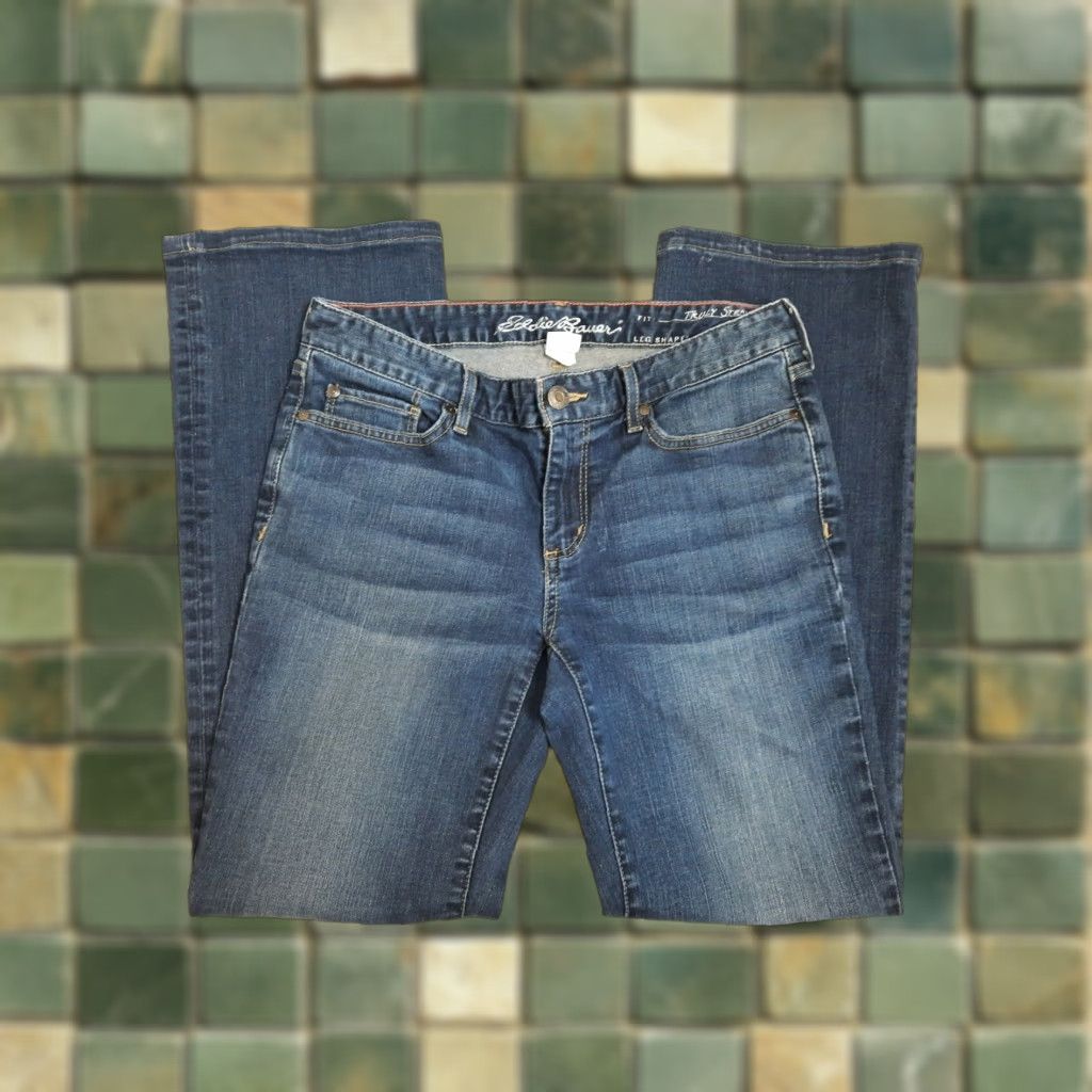 Eddie Bauer Eddie Bauer Women's Jeans Truly Straight Bootcut Dark Wash Stretch Denim 8 30x28 Blue Boots? Size 30" / US 8 / IT 44 - 1 Thumbnail