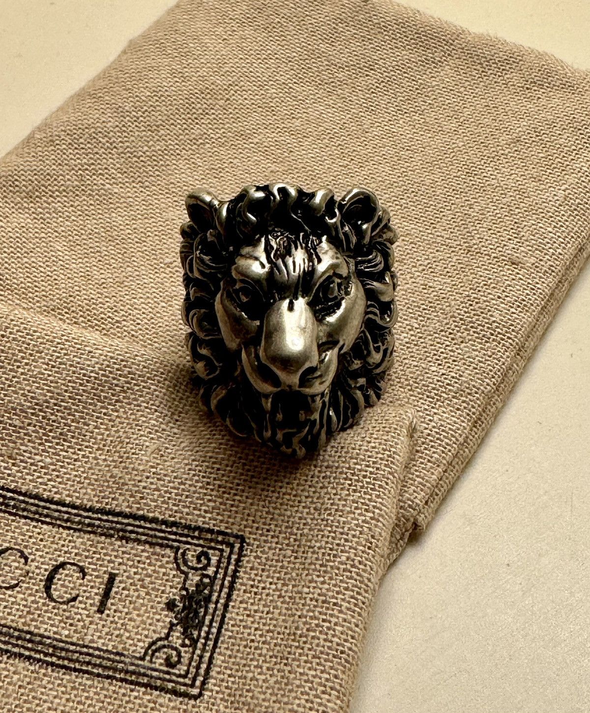 Gucci Gucci Lion Mane Crystal Wide Aged Silver Ring Grailed