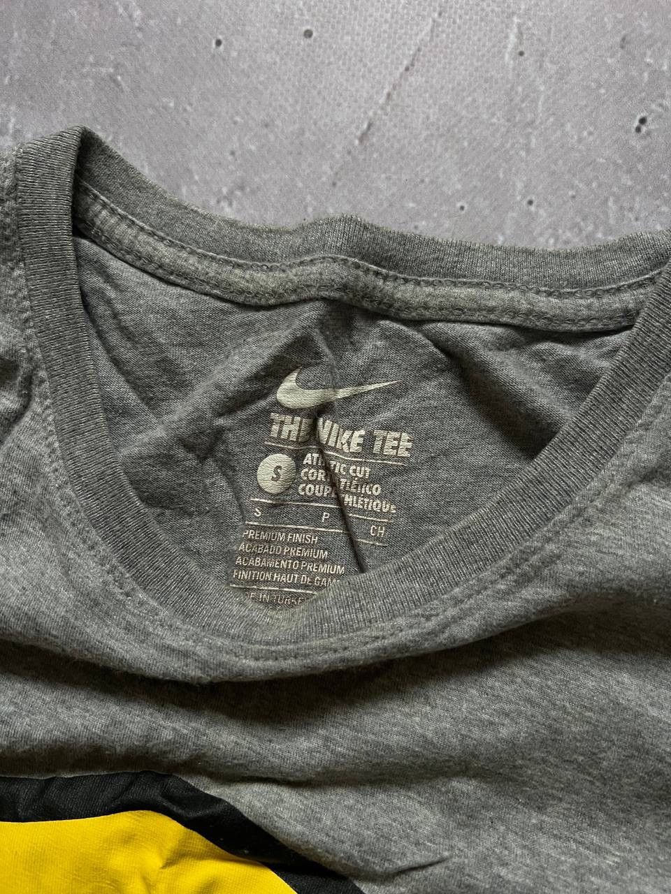 Nike Nike T-Shirt Mens TN Air Short Sleeve Crew Neck S Vintage Size US S / EU 44-46 / 1 - 8 Thumbnail