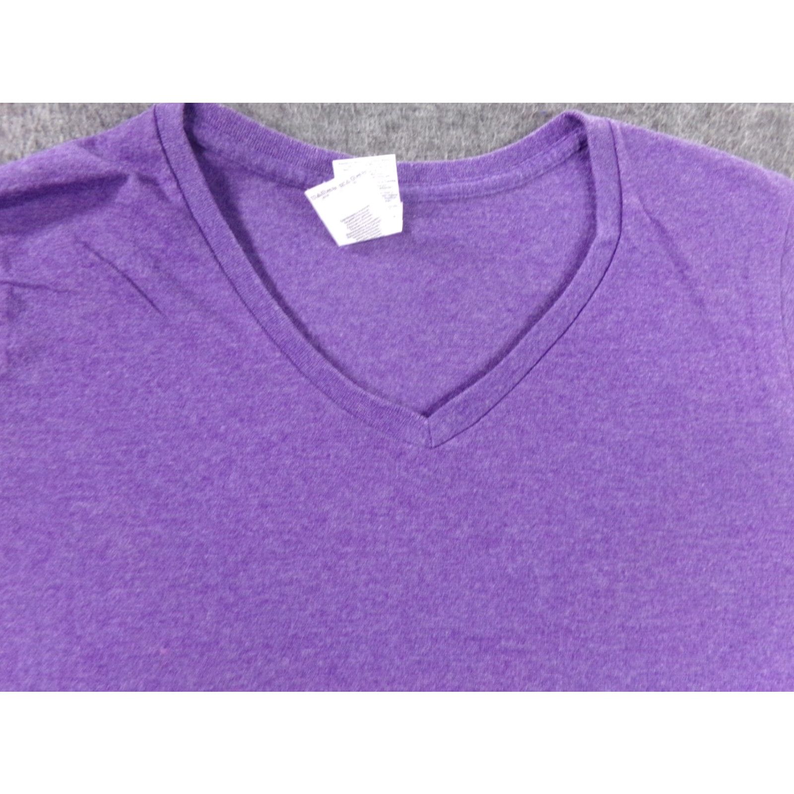 Gildan Gildan V-Neck T-Shirt Women Medium Purple Solid Casual Basic 90s Workwear Mens Size M / US 6-8 / IT 42-44 - 2 Thumbnail