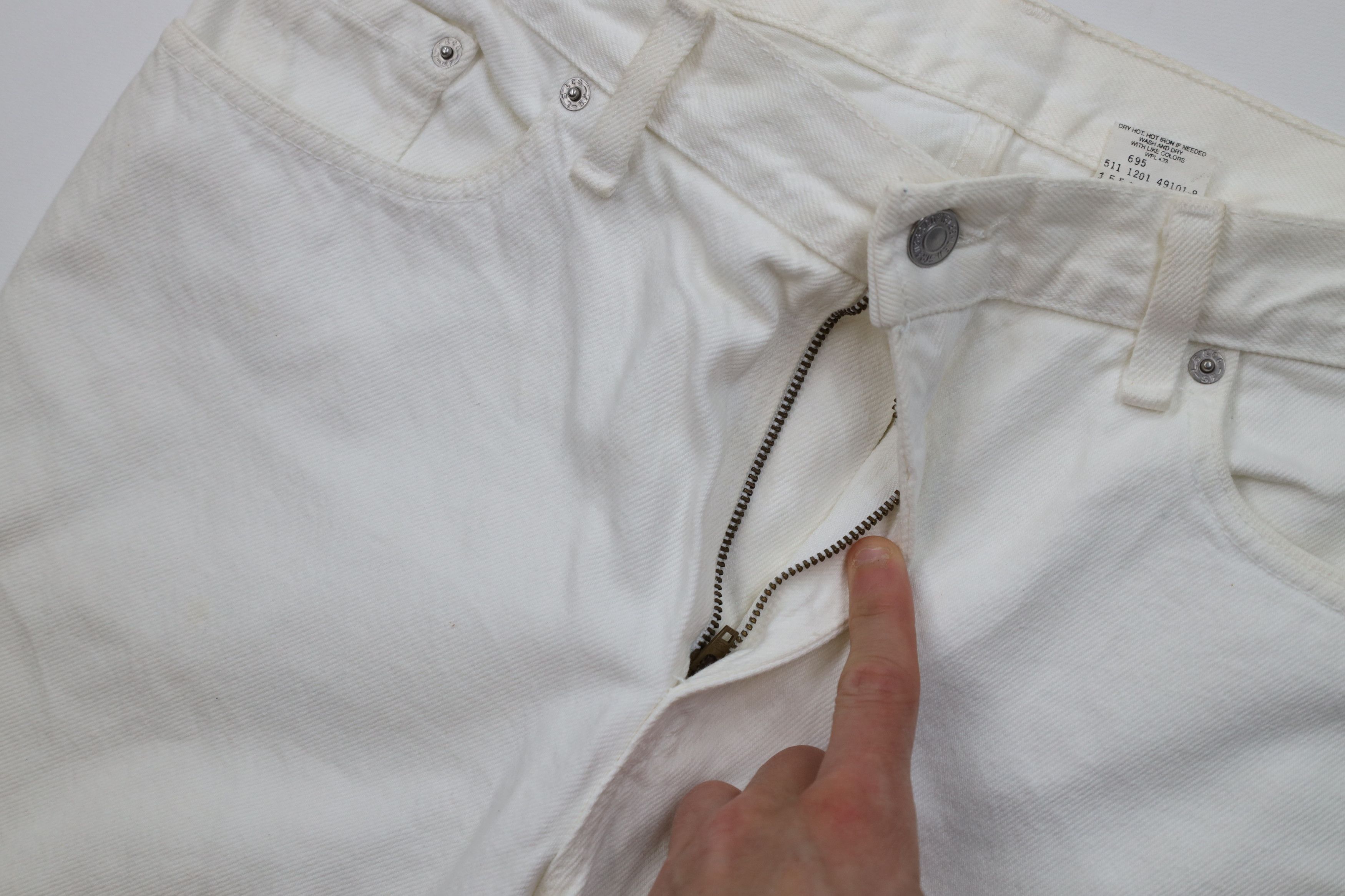 Levi's Vintage Y2K 2001 Levis 505 Regular Straight Jeans White USA Size US 34 / EU 50 - 8 Thumbnail