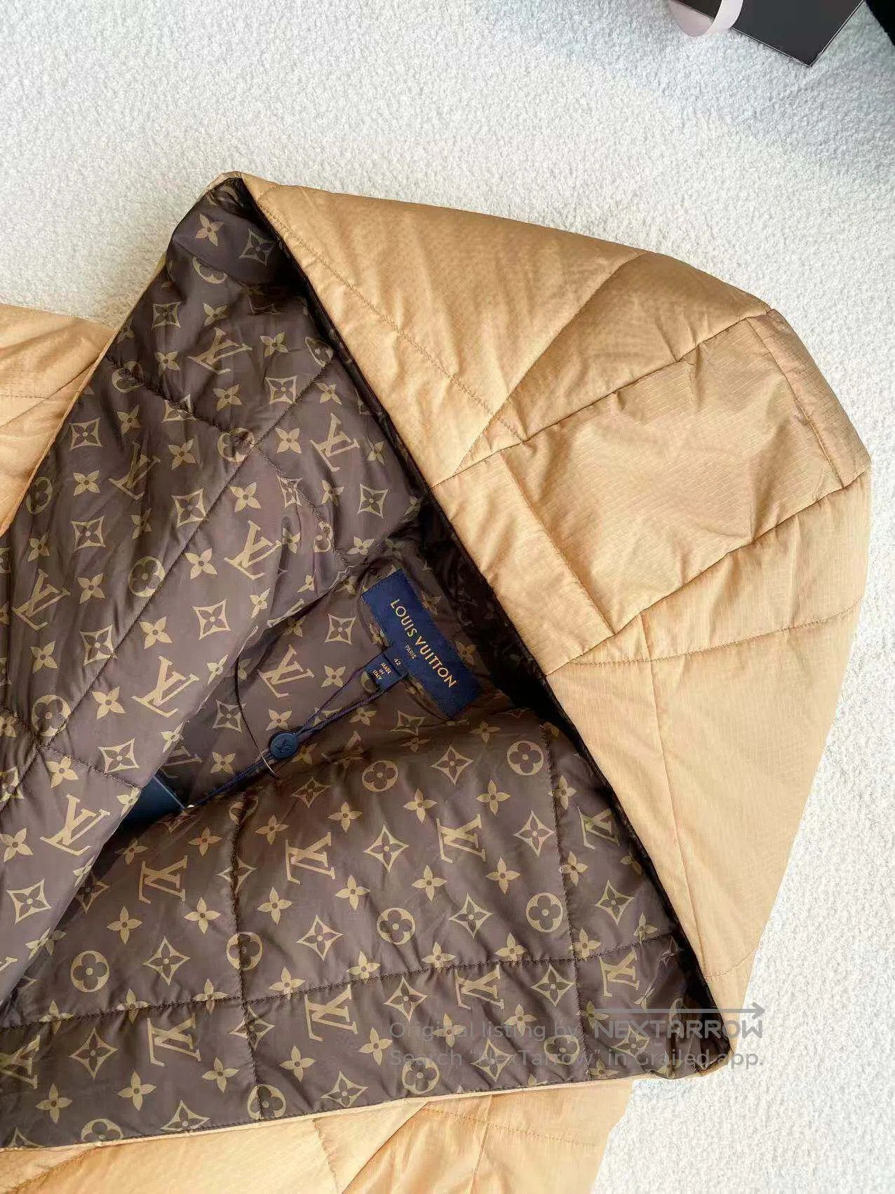 Louis Vuitton Louis Vuitton The inside is full of V-neck hooded down jac Size S / US 4 / IT 40 - 4 Thumbnail