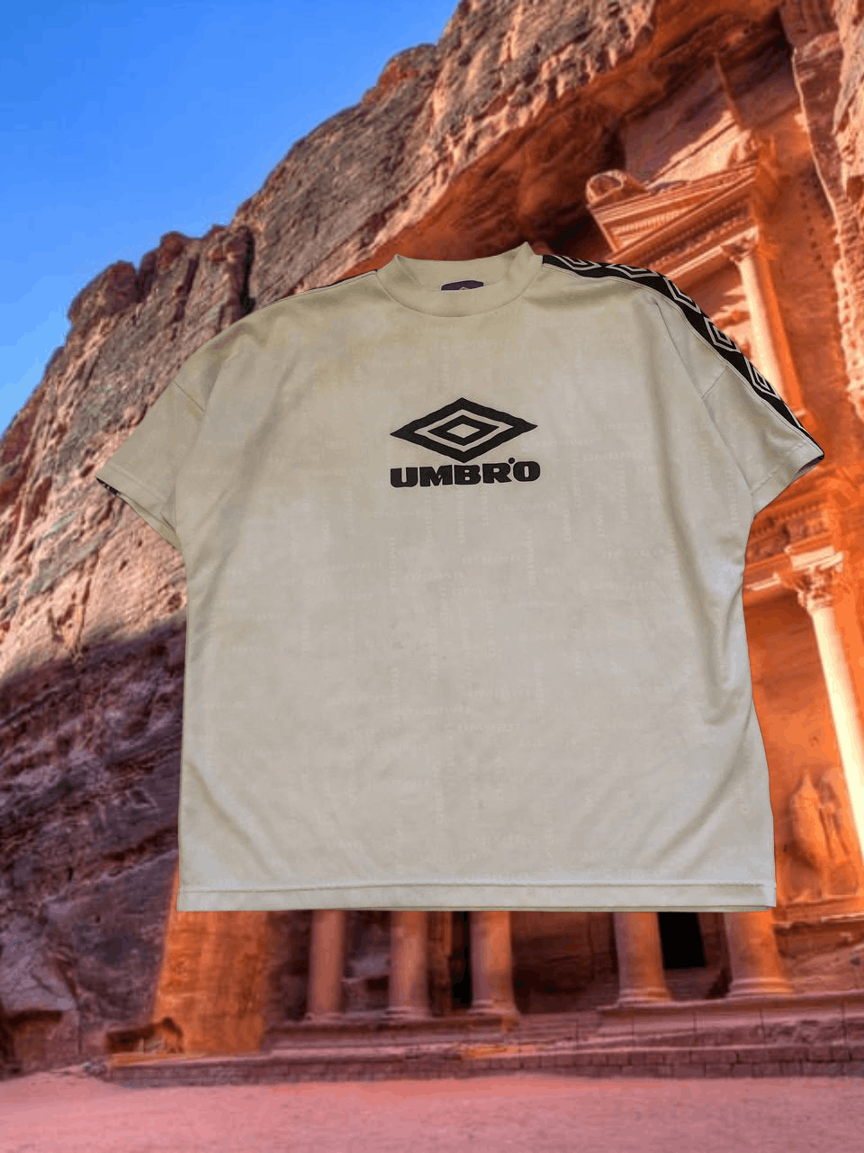 Umbro Vintage big logo center Y2K T-Shirt white Umbro streetwear Size US XL / EU 56 / 4 - 1 Thumbnail