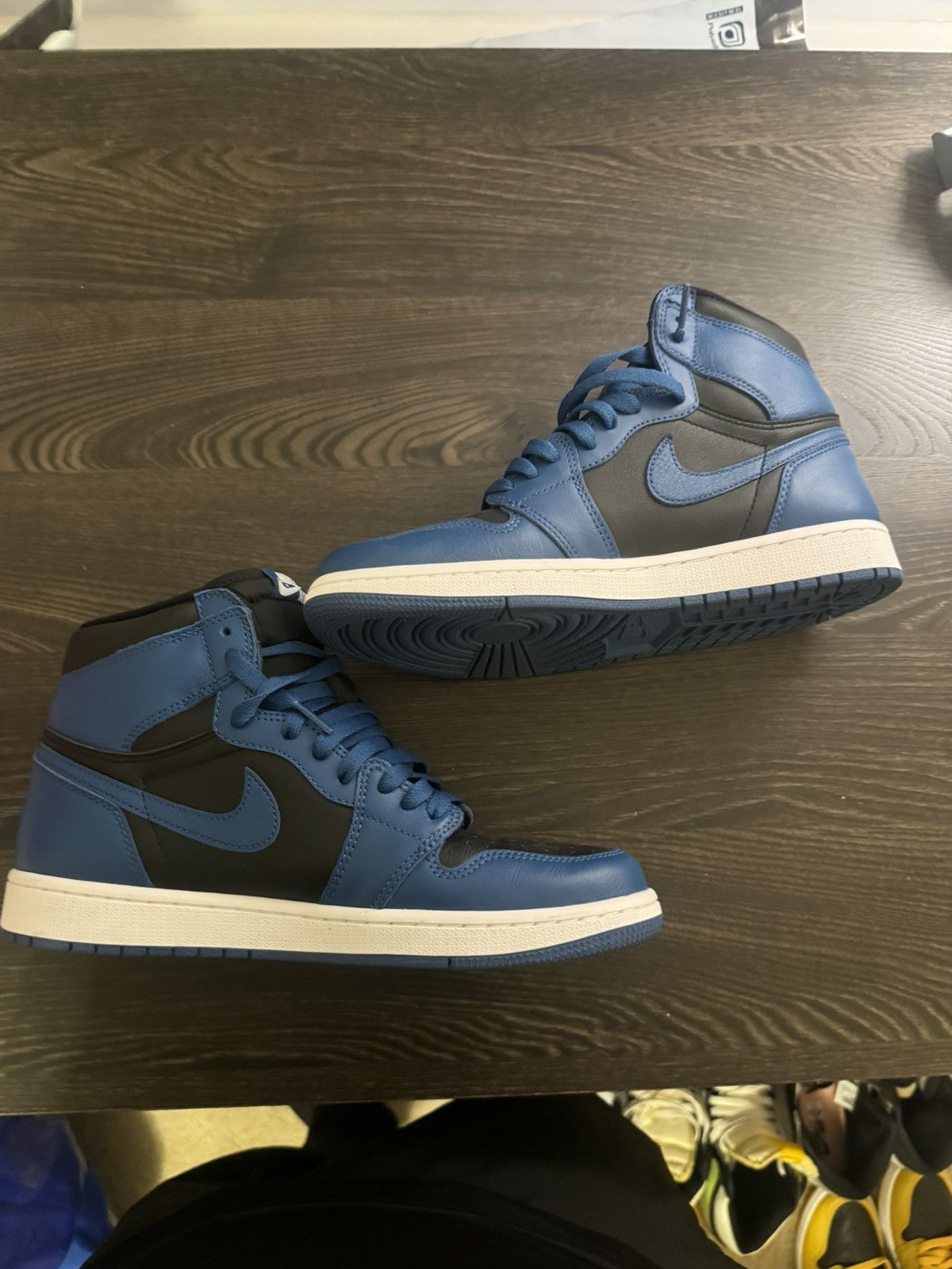 Nike Air Jordan 1 Size US 9.5 / EU 42-43 - 6 Thumbnail