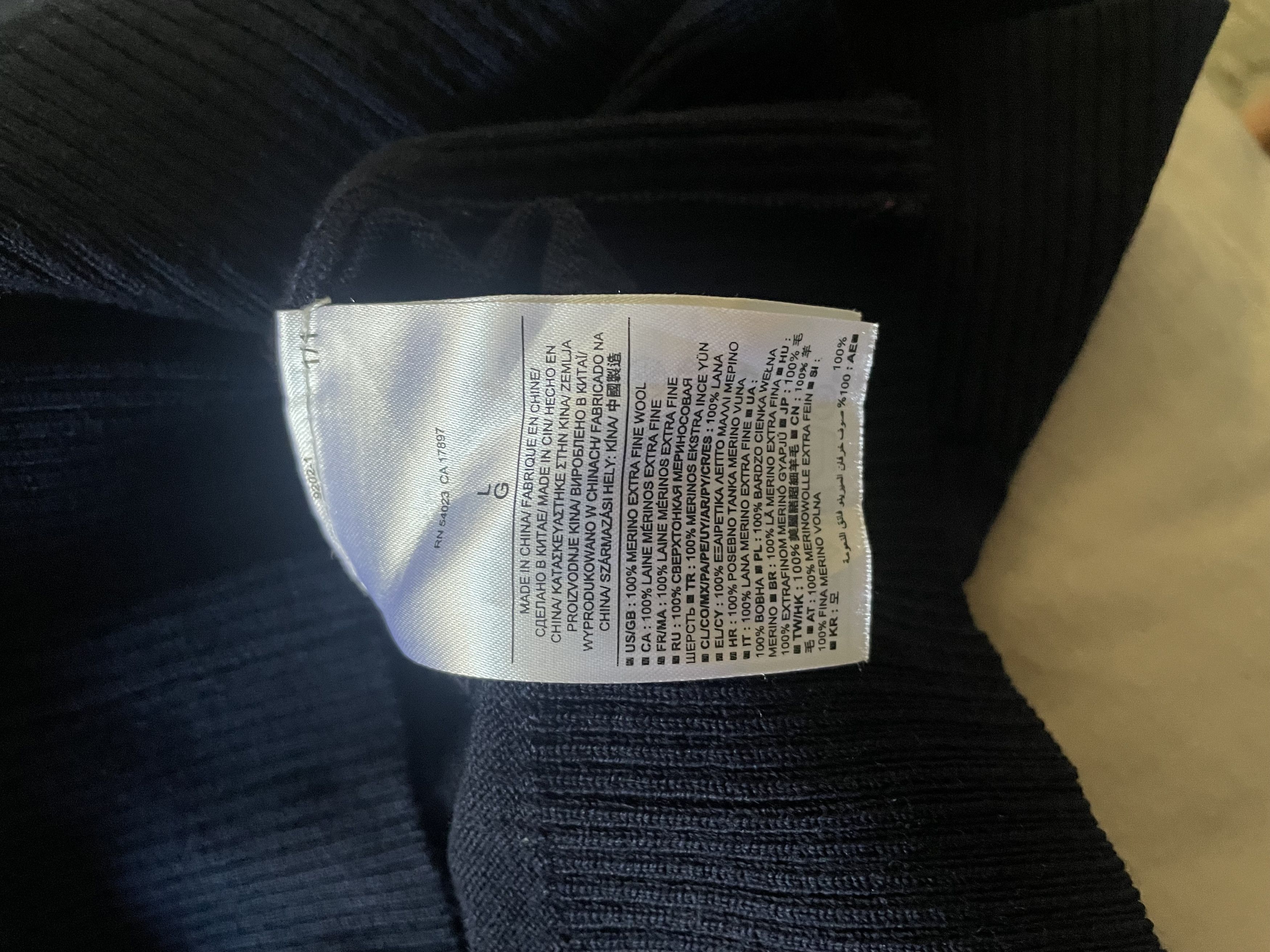 Banana Republic Banana Republic V Neck Sweater Large Blue merino wool Size US L / EU 52-54 / 3 - 6 Thumbnail
