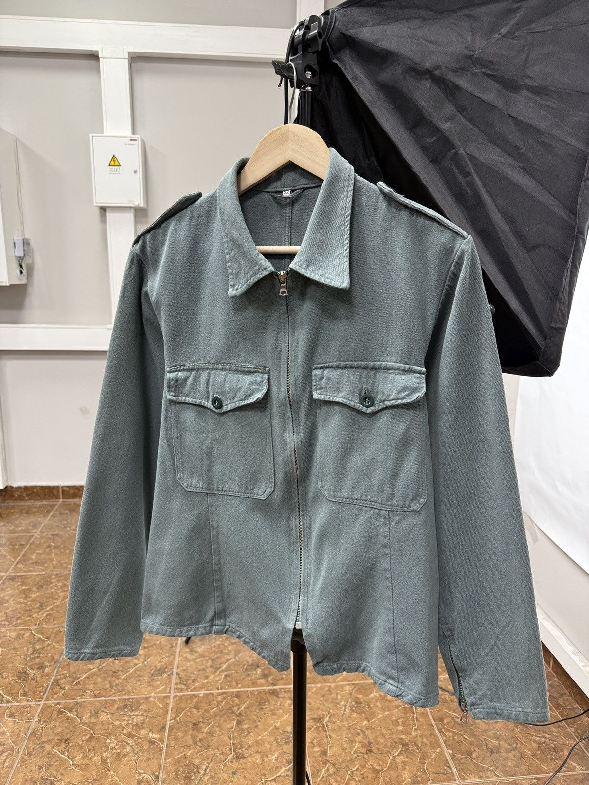 Le Laboureur 🇨🇭 Vintage 70s Swiss Army Military Work Jacket WSB Qualite Size US M / EU 48-50 / 2 - 1 Thumbnail