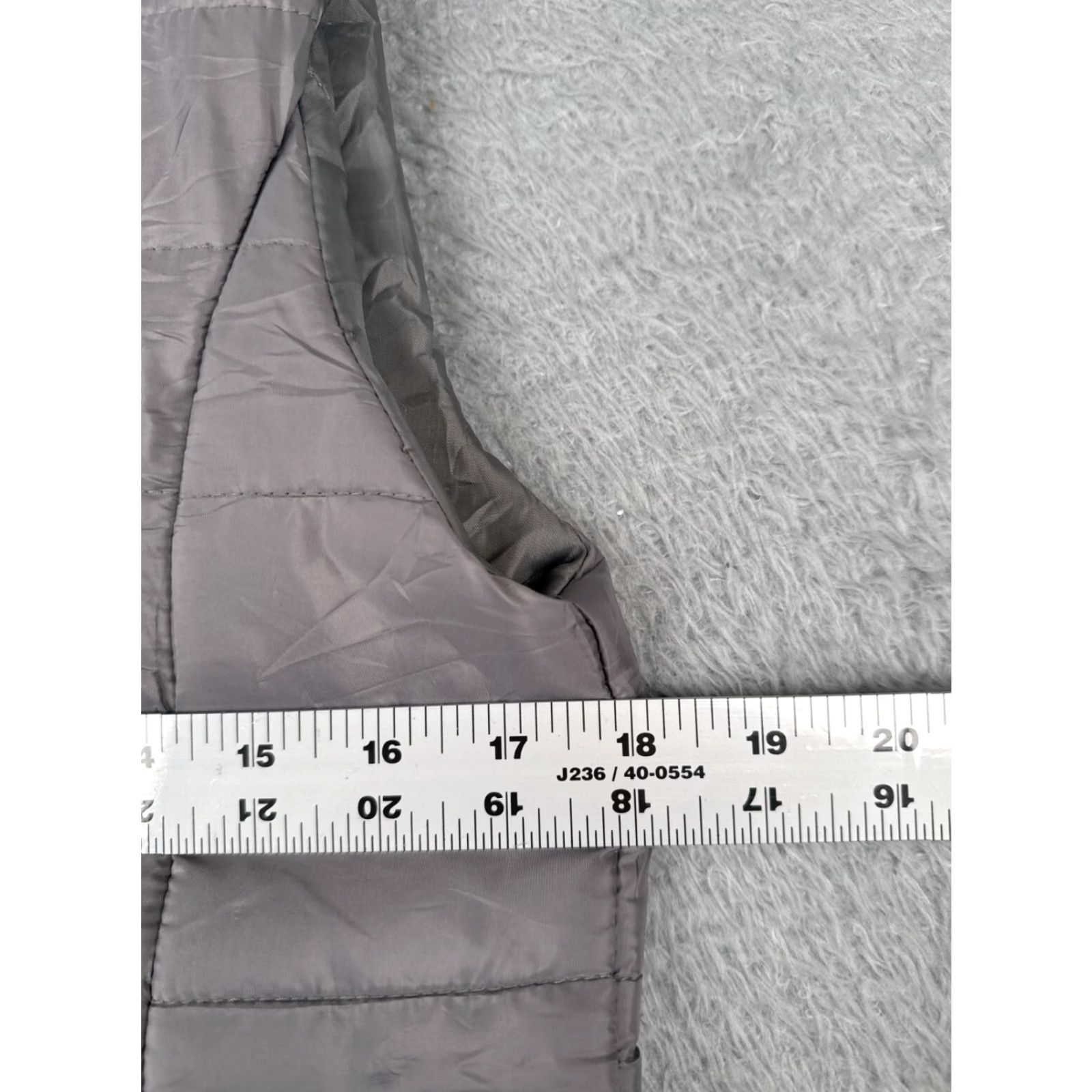 Vintage VINTAGE Rue21 Vest Women Medium Gray Puffer Style Full Zip Polyester Shell Insulated Size M / US 6-8 / IT 42-44 - 7 Thumbnail