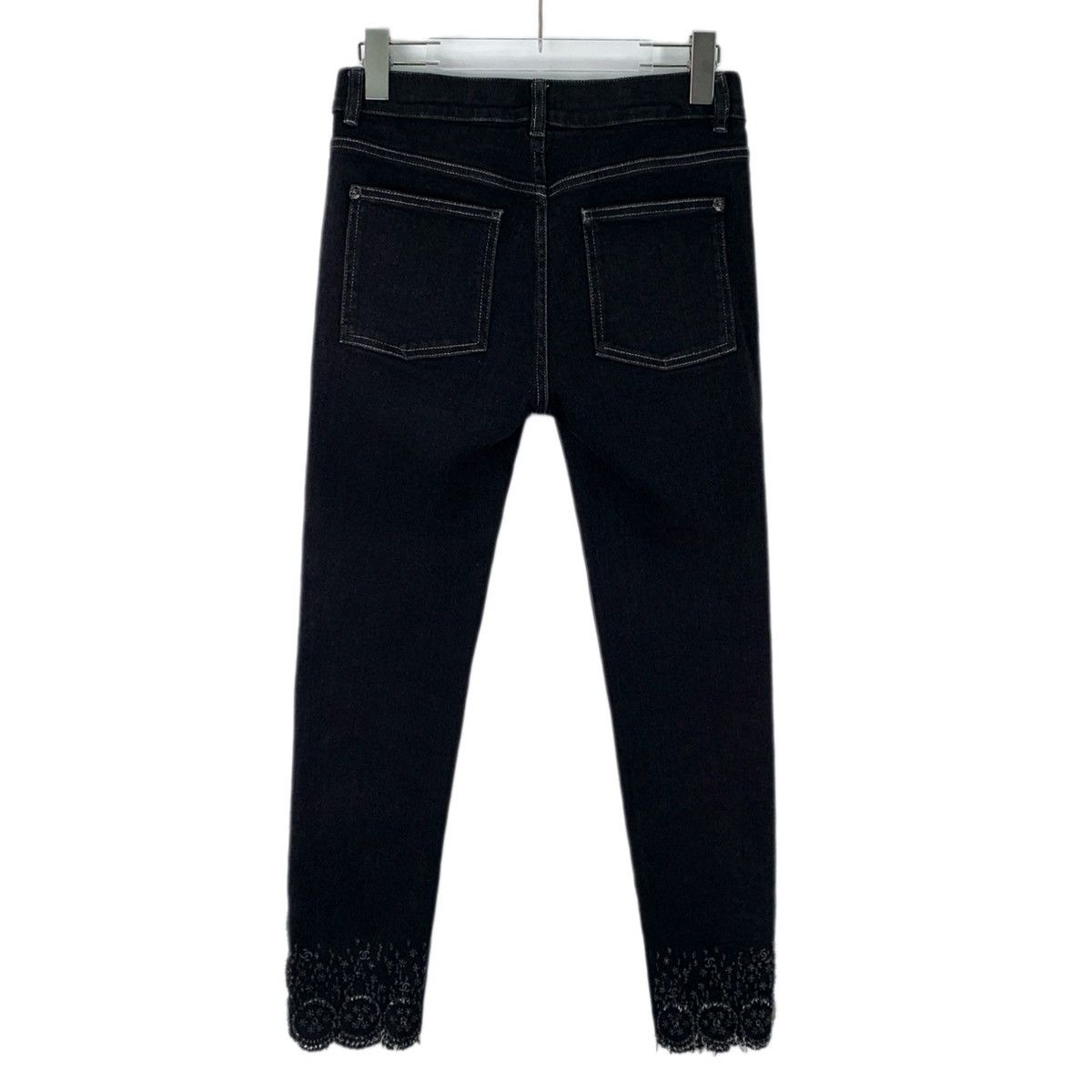 Chanel Chanel Black Camellia Lace Hem Cotton Denim Pants K26WX Size 25" / US 0 / IT 36 - 2 Thumbnail