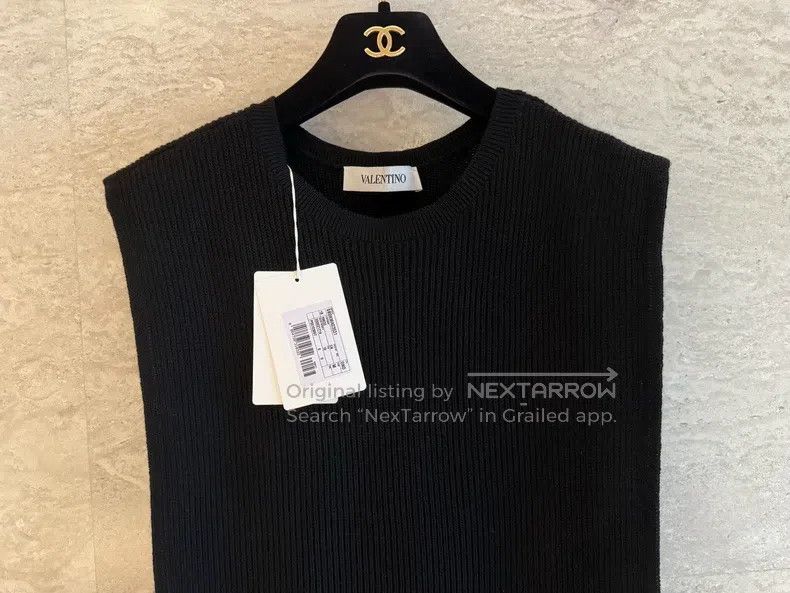 Valentino Valentino Knitted shoulders Size M / US 6-8 / IT 42-44 - 2 Thumbnail