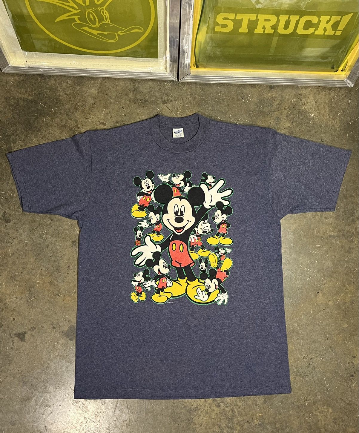 Disney Vintage Mickey Mouse Velva Sheen Tshirt Size US XL / EU 56 / 4 - 1 Thumbnail