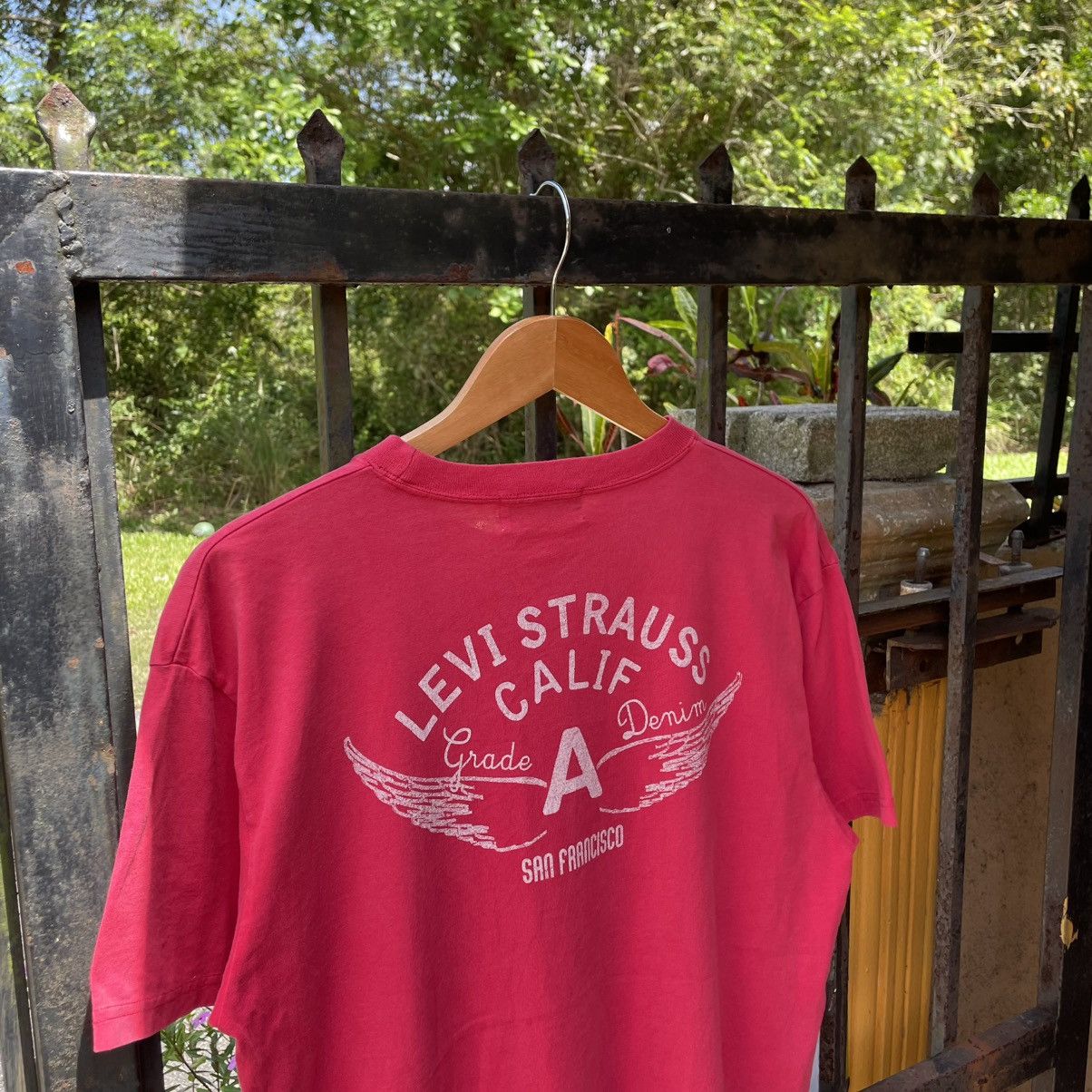 Levi's × Levi's Vintage Clothing × Vintage 🔥Vintage 90s Levis Red Tab Big Logo Wing Denim Design Tee Size US L / EU 52-54 / 3 - 6 Thumbnail
