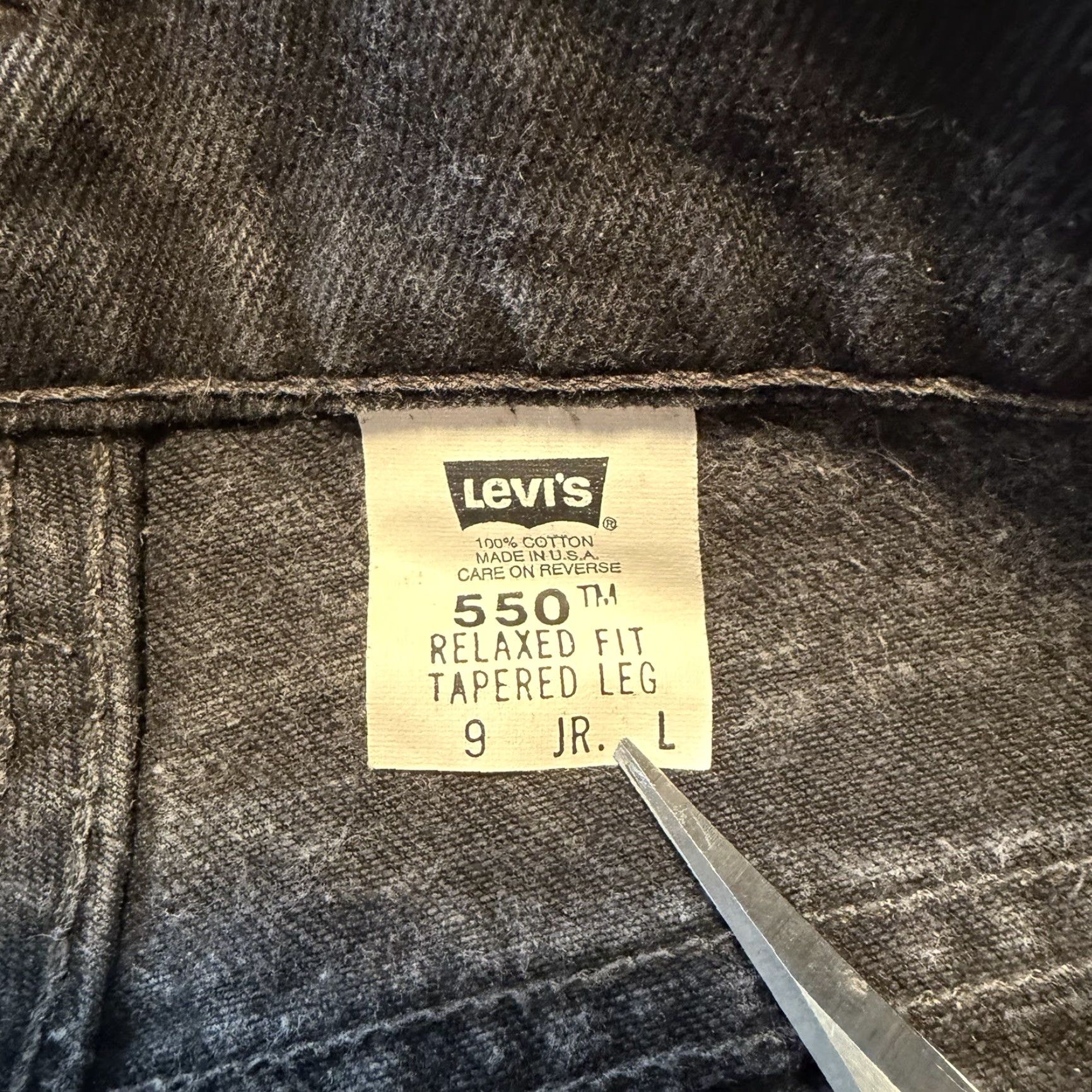 Levi's VINTAGE Levi's Jeans Womens 9 JR Long Black 550 Relaxed 90s Mom Made in USA Denim Jeans Men/Womens? Size 30" / US 8 / IT 44 - 5 Thumbnail