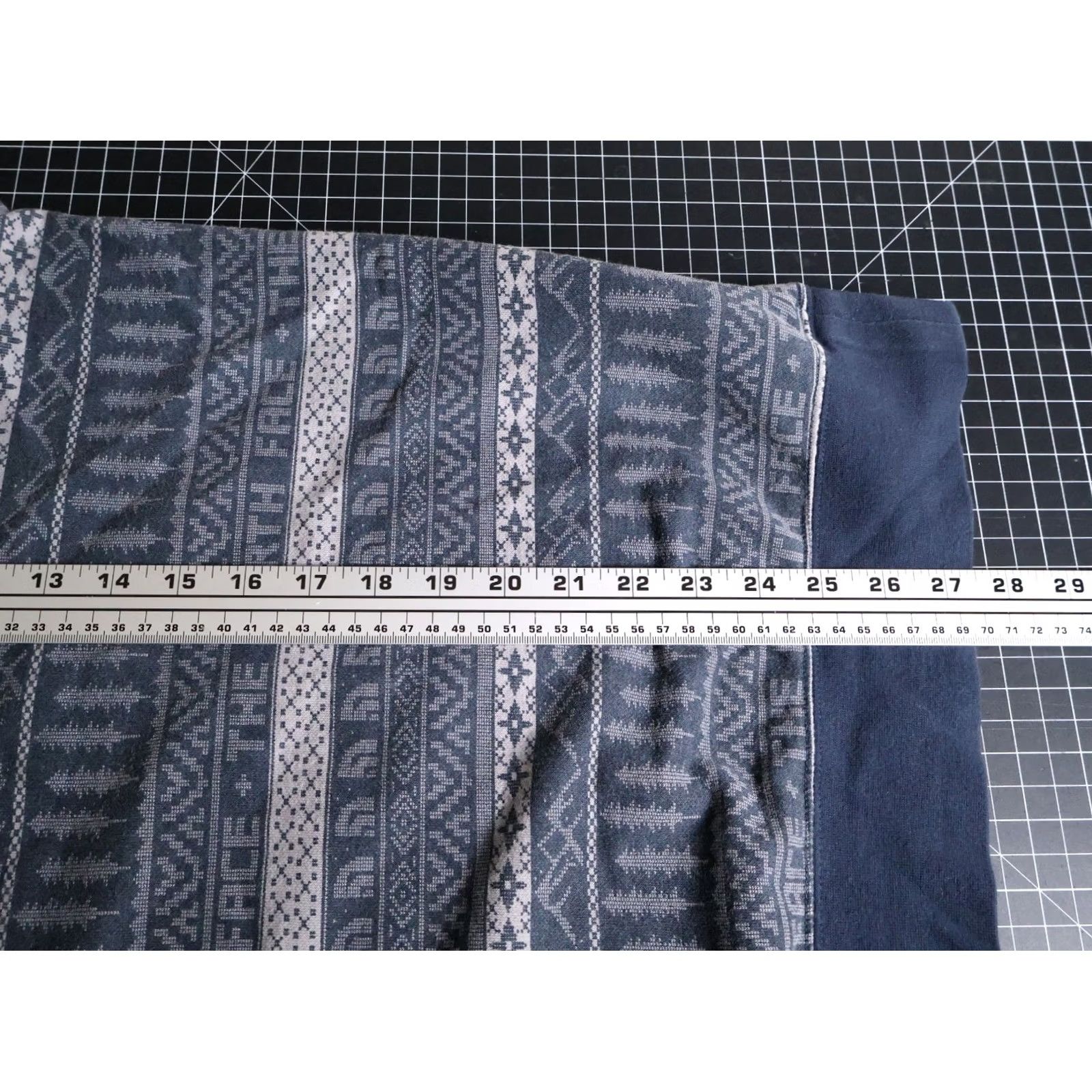 The North Face VINTAGE? No — The North Face Sweatshirt Men L Blue Fair Isle Pattern Embroidered Geometric Size US L / EU 52-54 / 3 - 5 Thumbnail