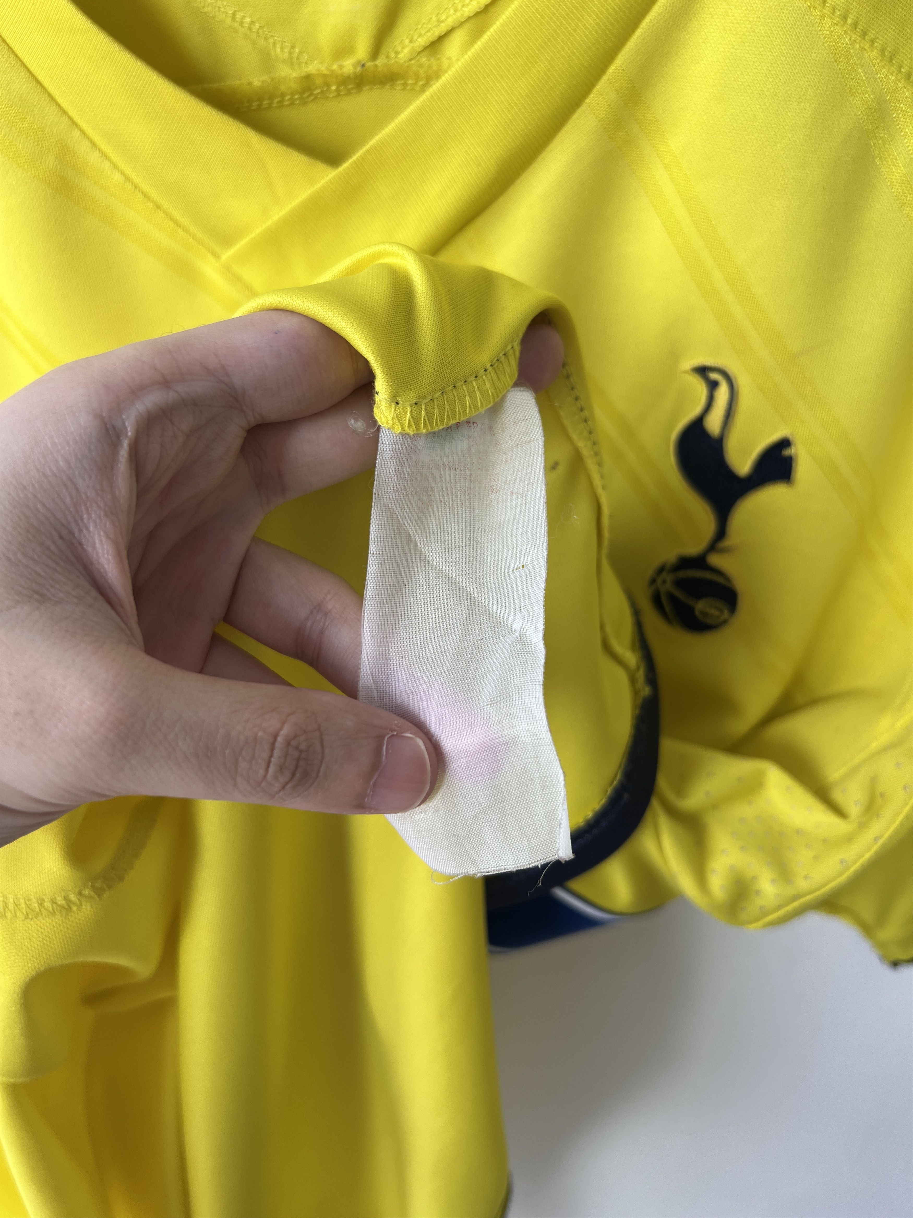 Puma (L) Tottenham Spurs 2009-10 Third Kit Modric #14 Size US L / EU 52-54 / 3 - 4 Thumbnail