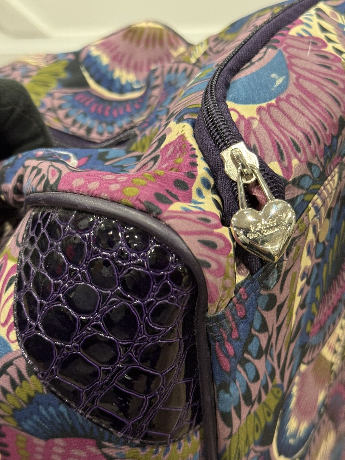 Vintage Kathy Van Zeeland Vintage Y2K Psychedelic Rolling Duffel Bag Size ONE SIZE - 15 Thumbnail