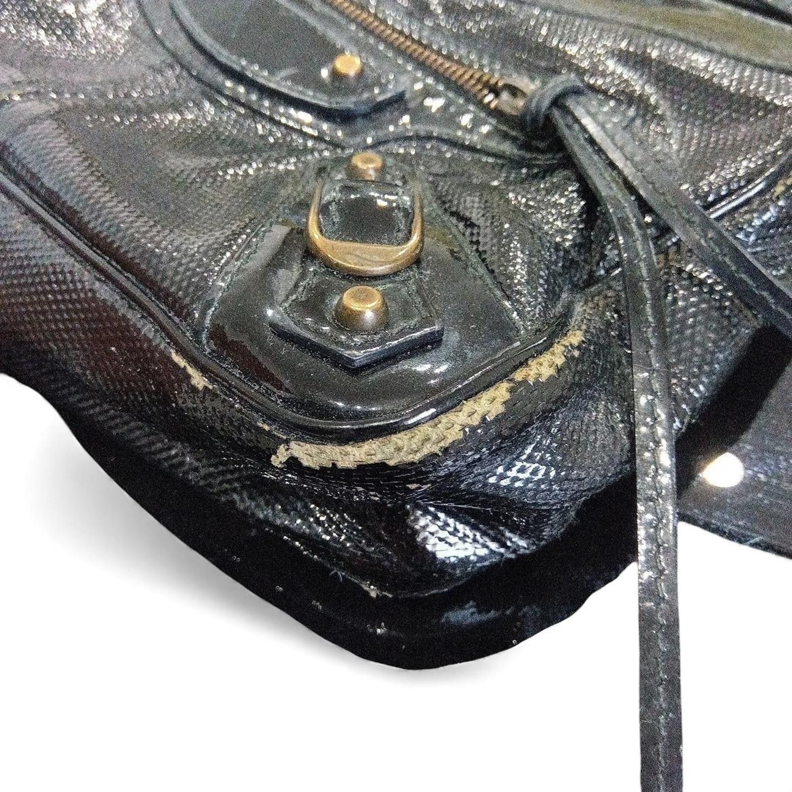 Balenciaga Balenciaga - Black Leather Shoulder Bag with Gold Hardware Size ONE SIZE - 5 Thumbnail