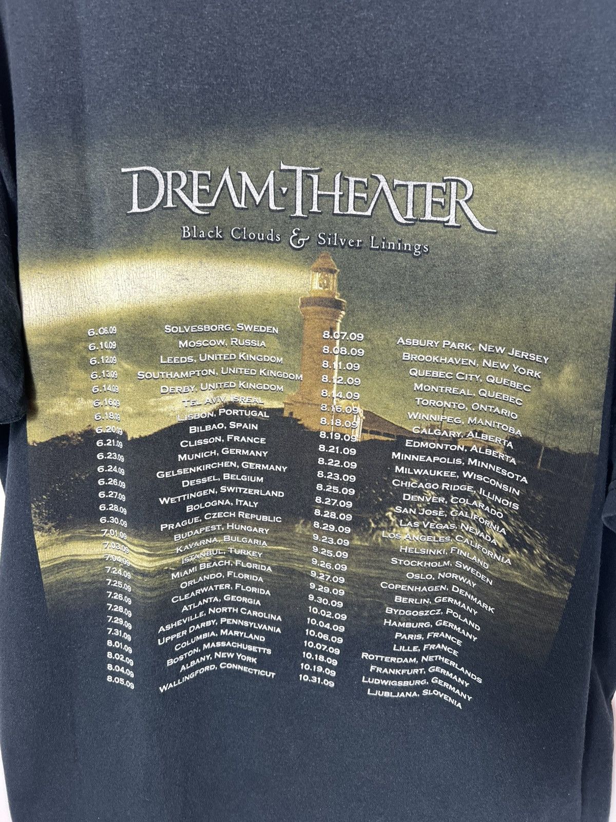 Band Tees Vintage Dream Theater Black Clouds & Silver Linings Tour tee Size US L / EU 52-54 / 3 - 6 Thumbnail