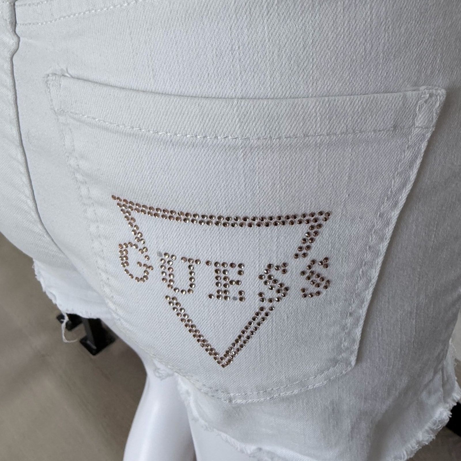 Guess Guess Y2K White Button-Up High Waisted Denim Shorts size S Size 27" / US 4 / IT 40 - 2 Thumbnail