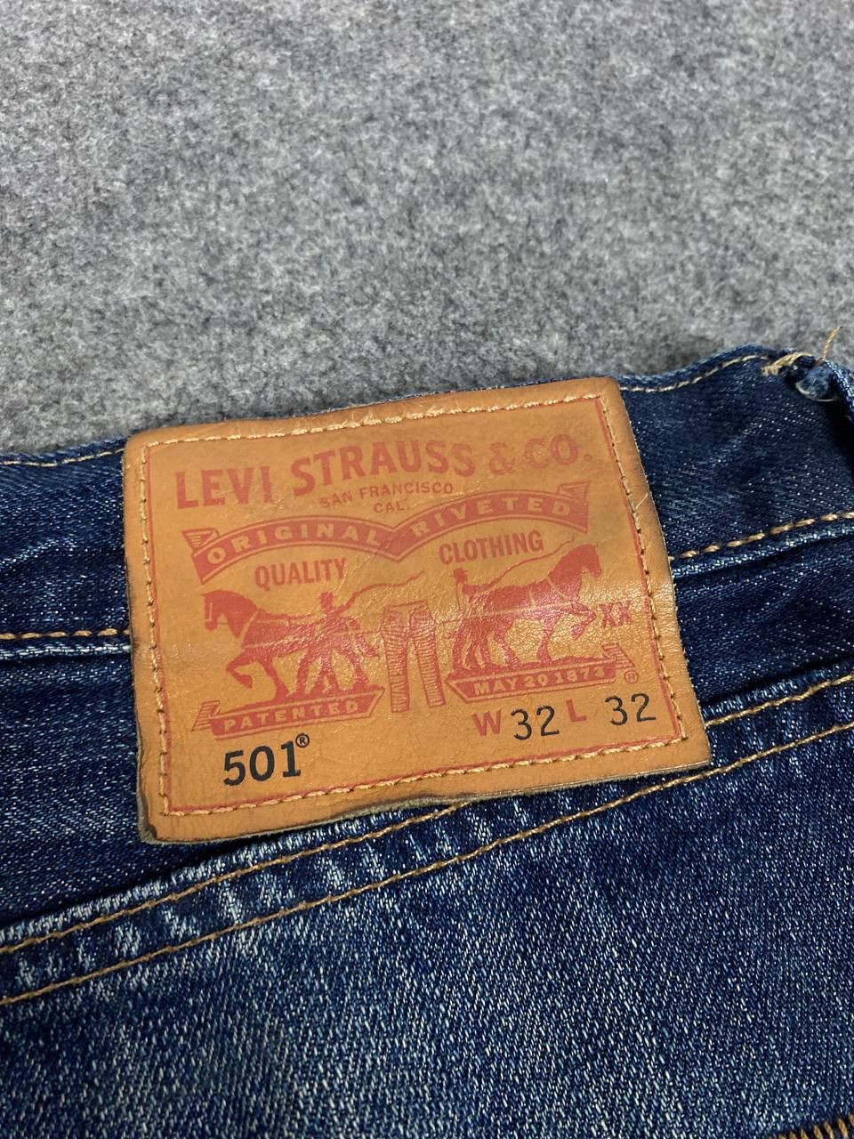 Levi's levis 501 dark wash button fly distressed denim Size US 34 / EU 50 - 6 Thumbnail