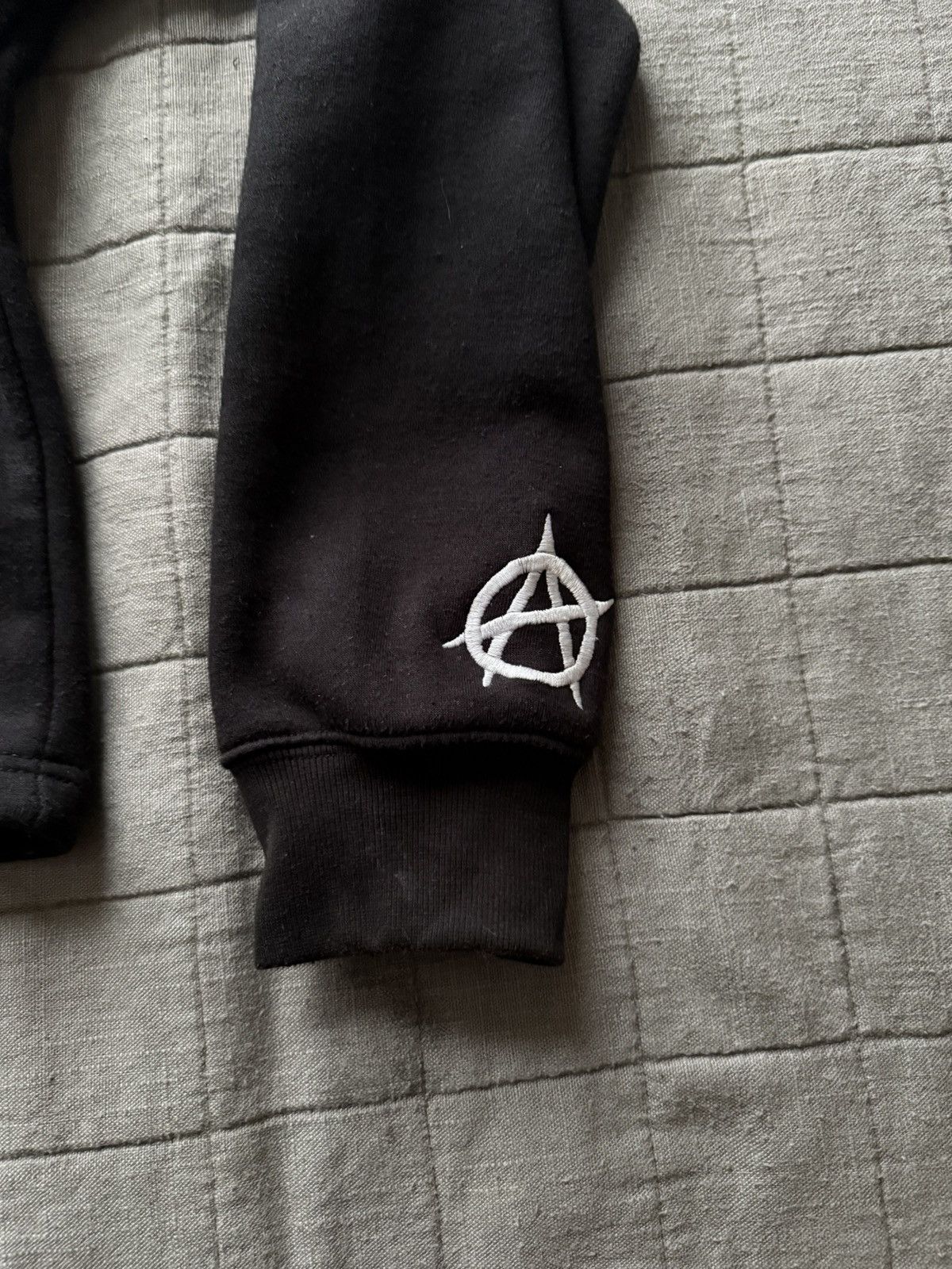 Other Lyfestyle Rage cropped hoodie Size US M / EU 48-50 / 2 - 3 Thumbnail