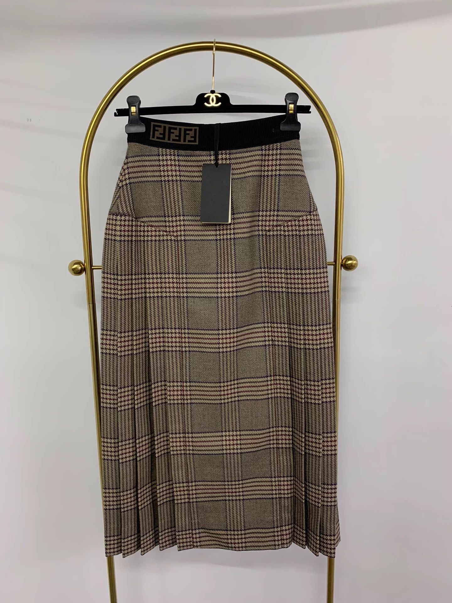 Fendi Fendi High-Waisted Check Skirt 38 New With Tags Size 27" / US 4 / IT 40 - 1 Thumbnail