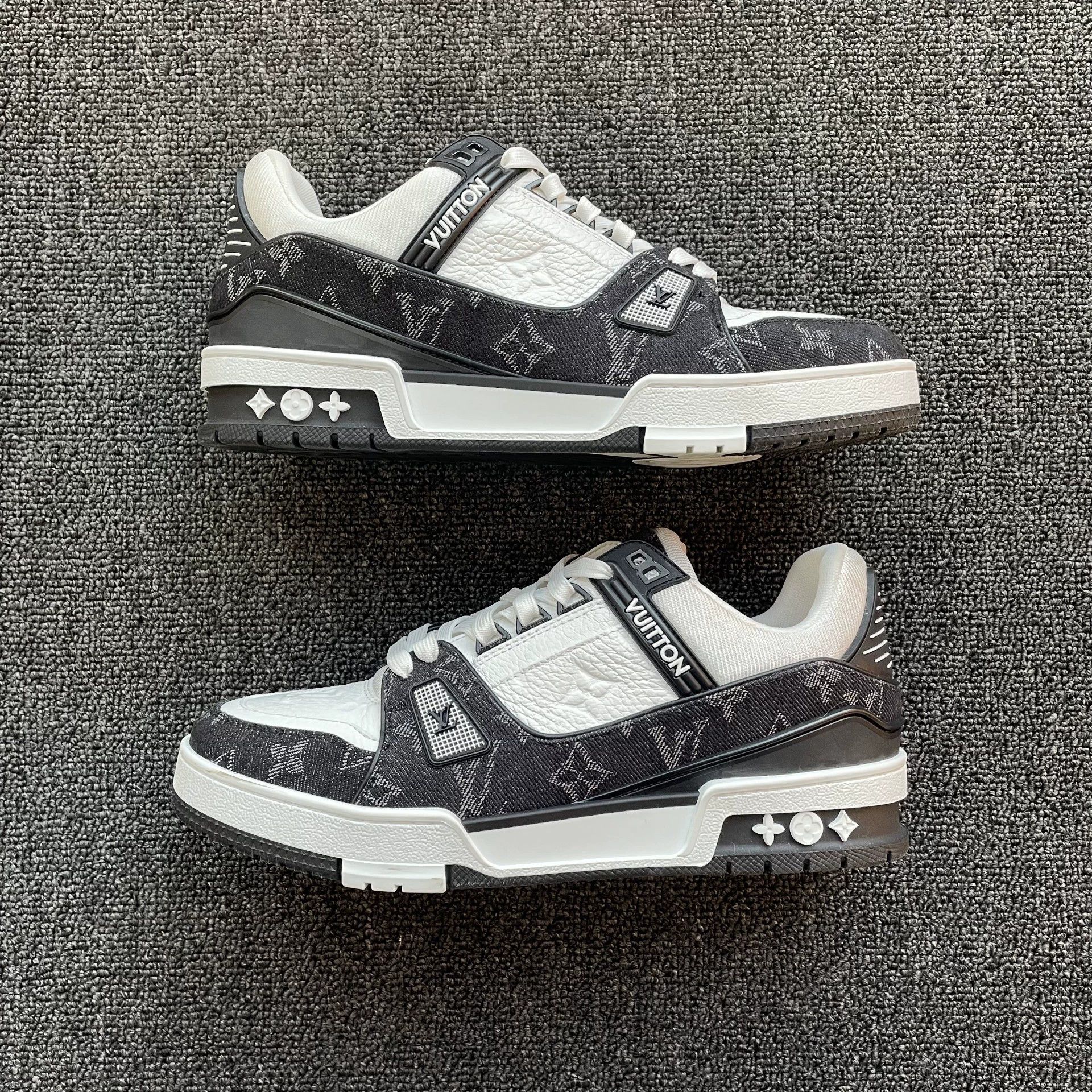Louis Vuitton LV Trainer Panda Unisex Blk/Wht 38.5 99 New Size US 7.5 / IT 37.5 - 6 Thumbnail