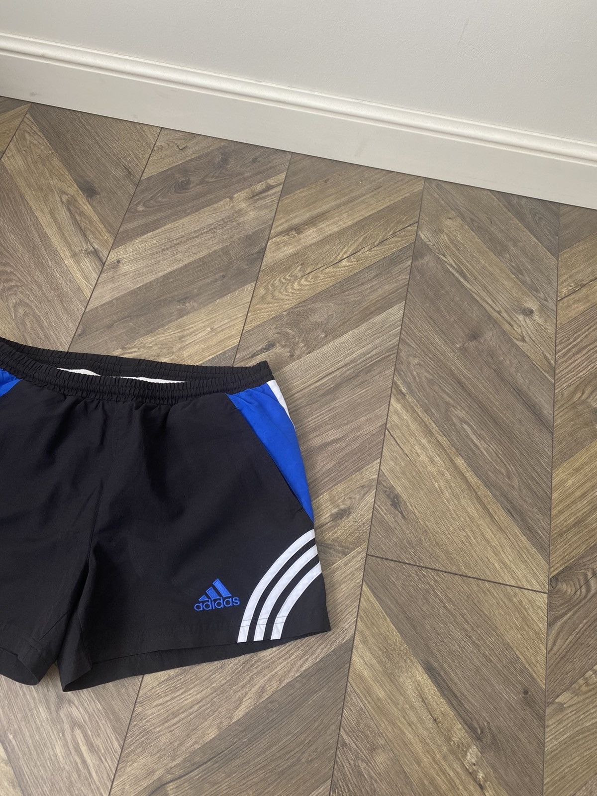 Adidas × Designer × Vintage Vintage Adidas 90s style shorts Size US 31 - 5 Thumbnail