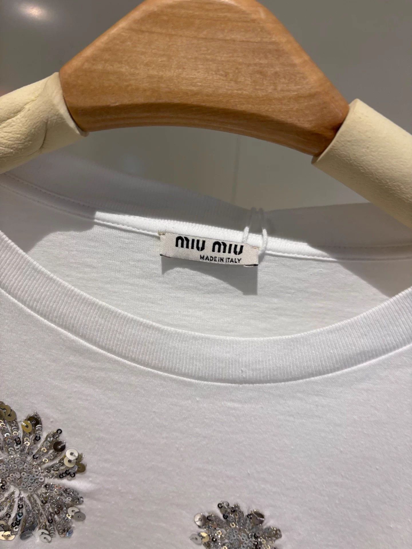 Miu Miu MIU MIU 3D Silver Sequin Floral Short LS T NOS M Size M / US 6-8 / IT 42-44 - 2 Thumbnail