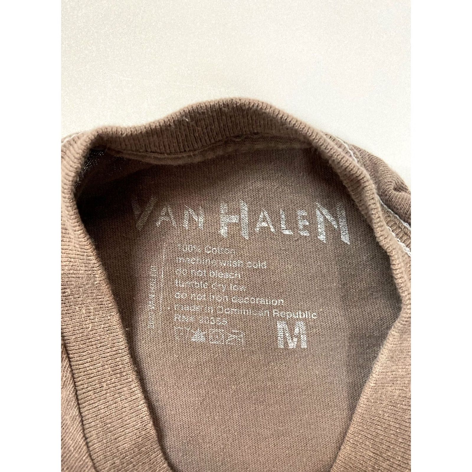 Vintage Van Halen T-Shirt Women Medium Brown Short Sleeve Music Shirt Size M / US 6-8 / IT 42-44 - 4 Thumbnail