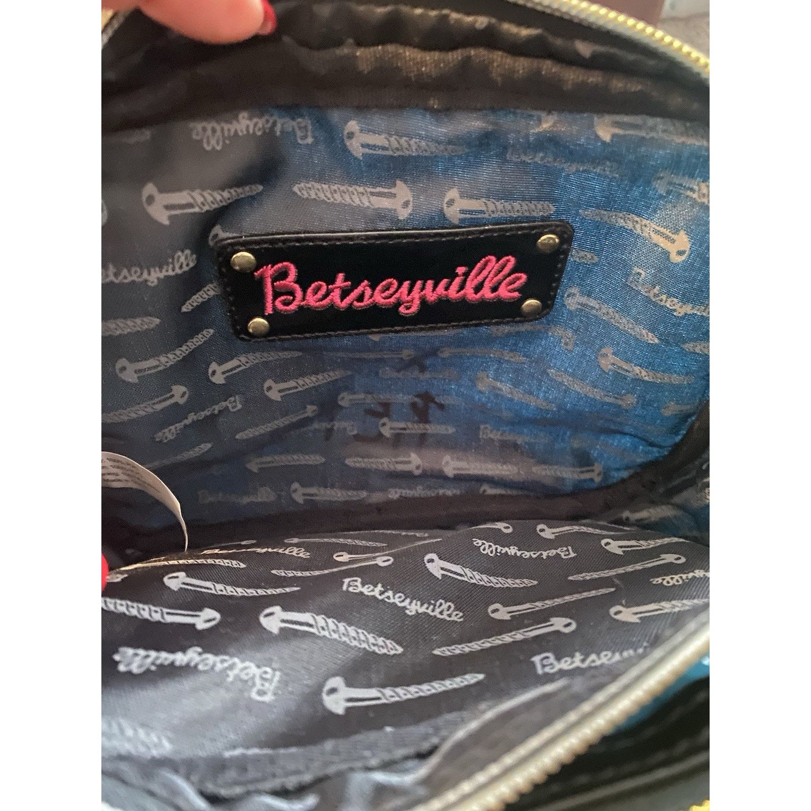 Betsey Johnson Betsyville By Betsy Johnson Makeup Bag, Y2K Size ONE SIZE - 7 Thumbnail