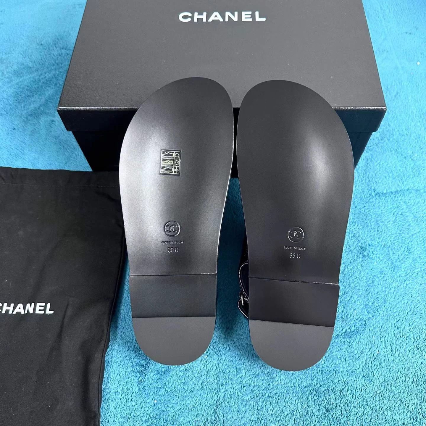 Chanel Chanel Classic Flat Beach Sandal Black 38 Unworn Size US 7 / IT 37 - 5 Thumbnail