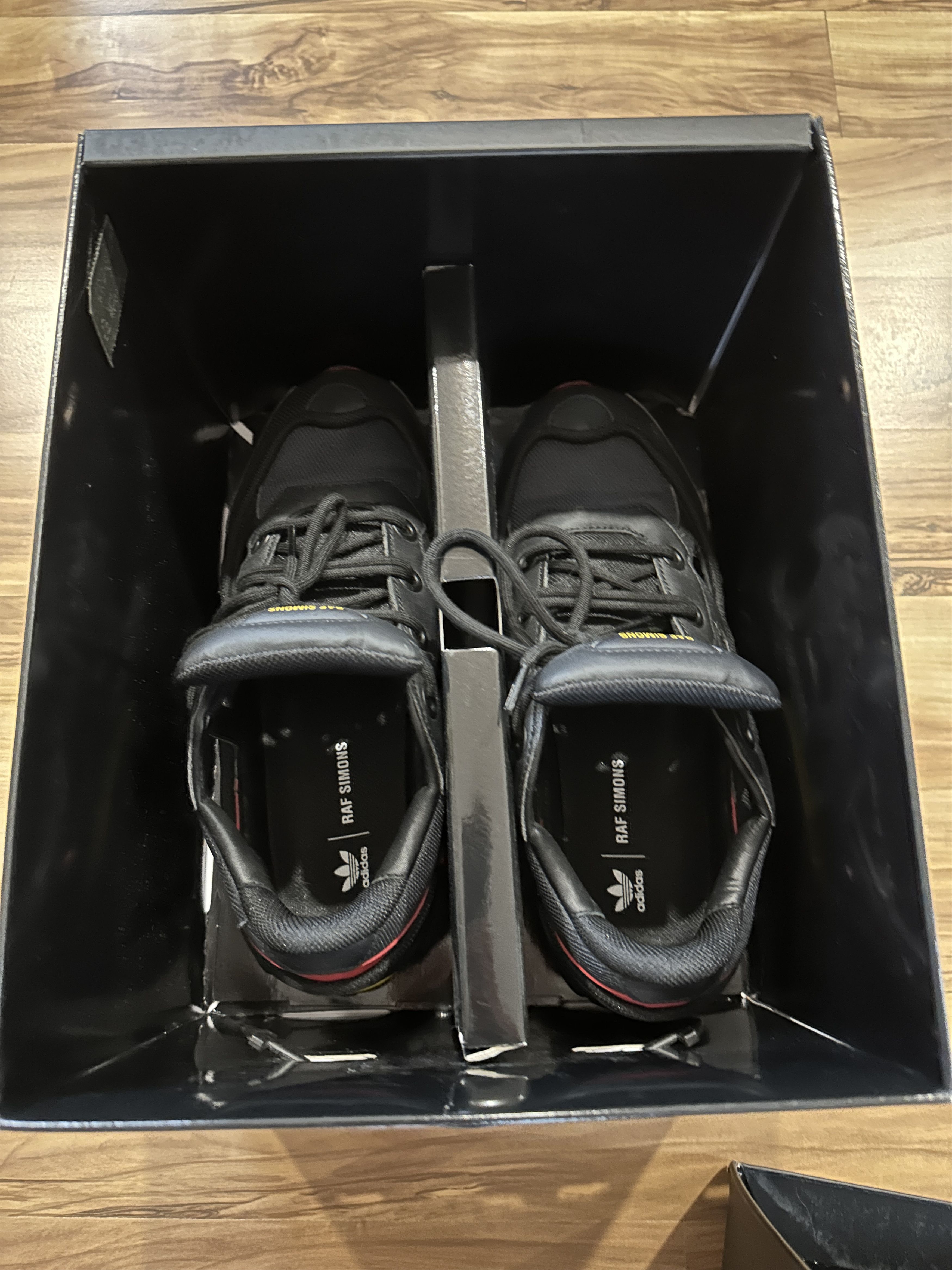 Adidas × Raf Simons Adidas x Raf Simons Belgium Ozweegos Size US 8 / EU 41 - 7 Thumbnail