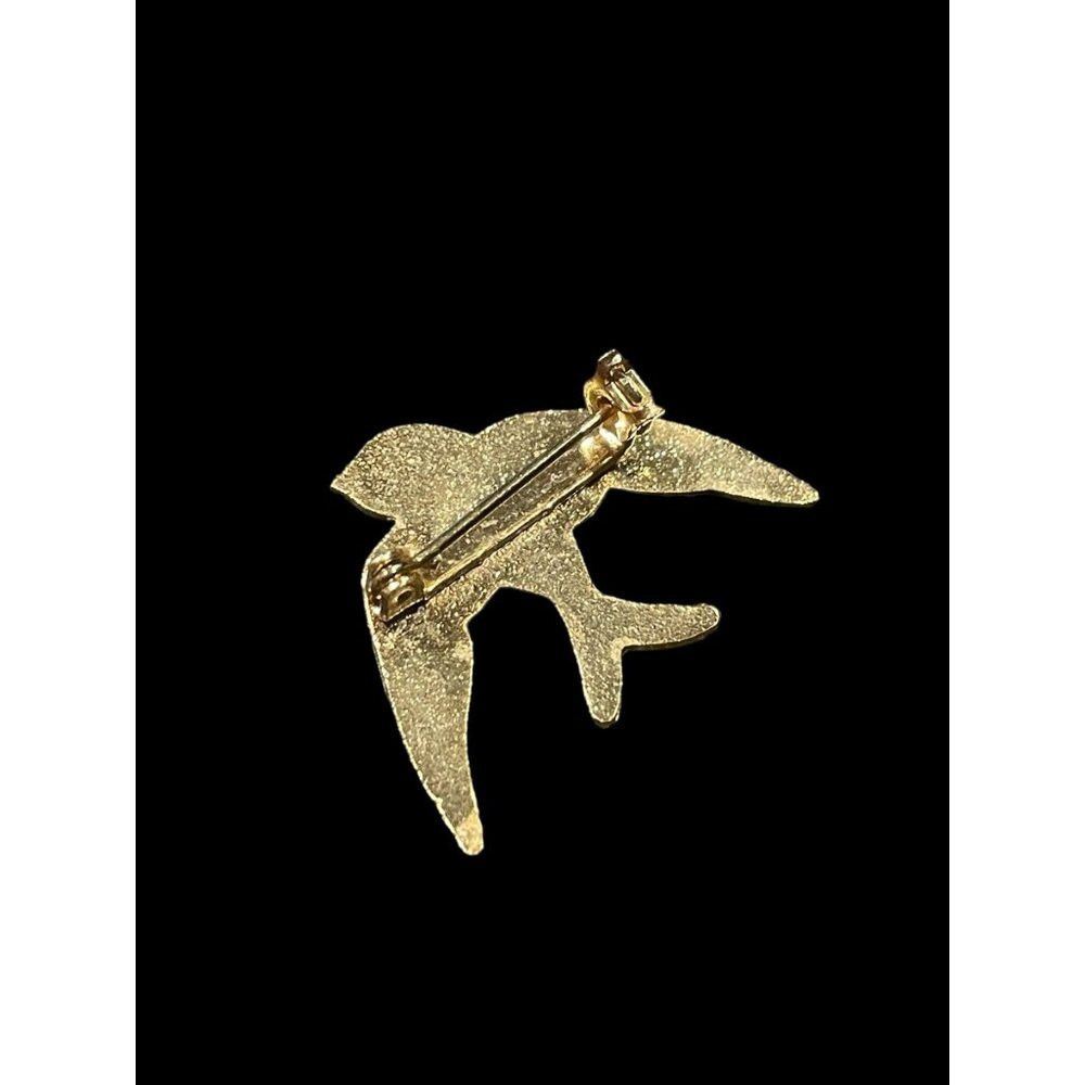Jewelry × Vintage Silver Tone Red Eye Flying Sparrow or Swallow Bird Pin Size ONE SIZE - 2 Thumbnail