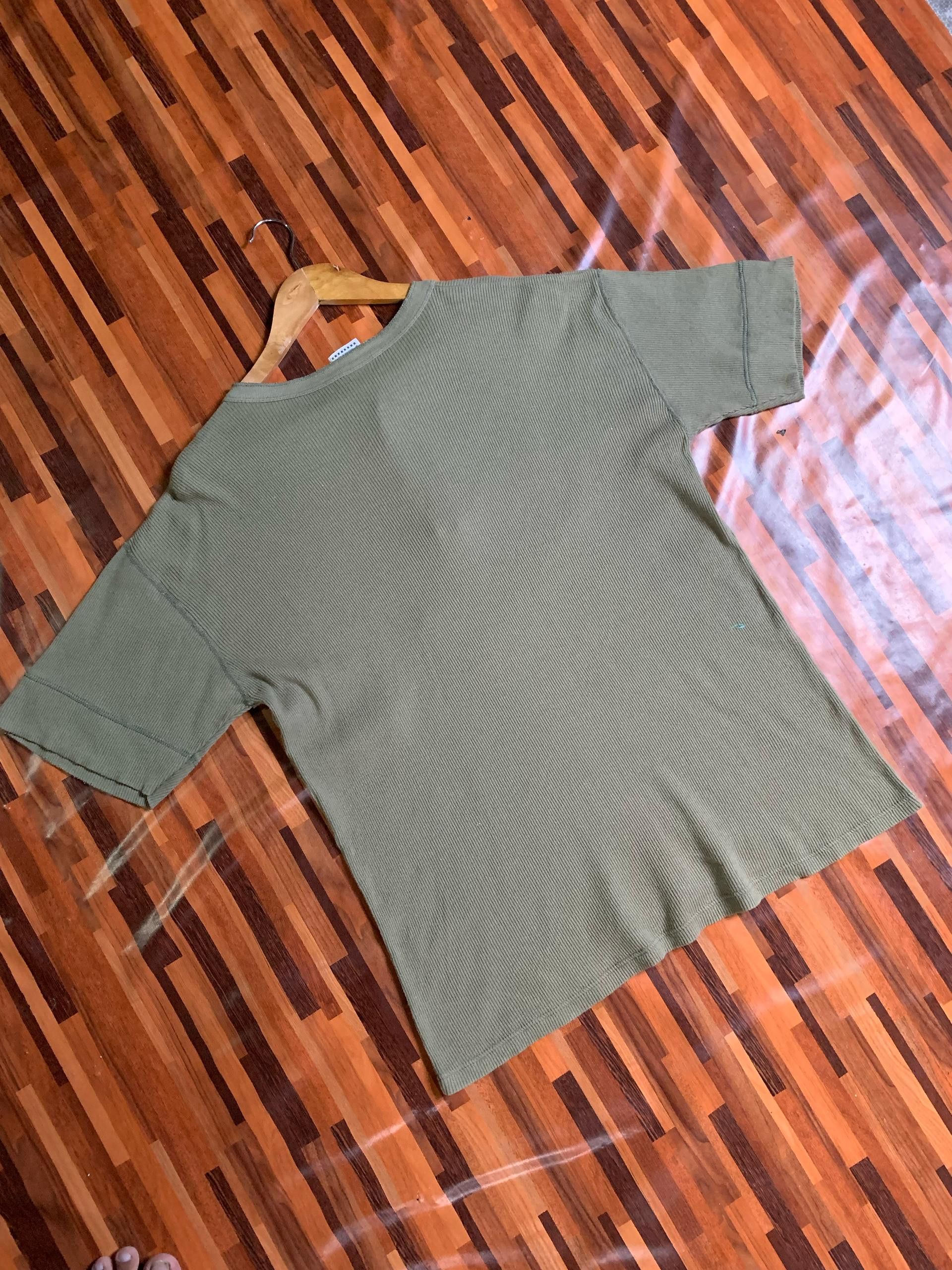 Other Vintage green olive army faded t-shirt Size US L / EU 52-54 / 3 - 4 Thumbnail