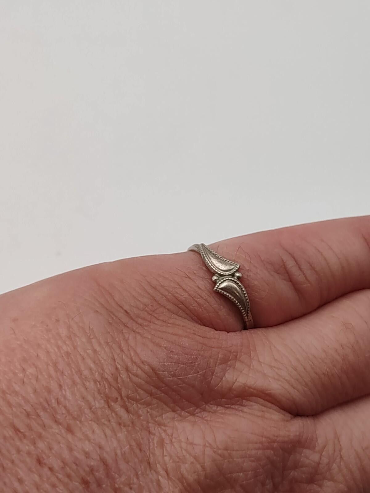 The Unbranded Brand VTG Sterling Silver Leaf Feather Ring 925 Boho Stacking 7.5 Size ONE SIZE - 2 Thumbnail