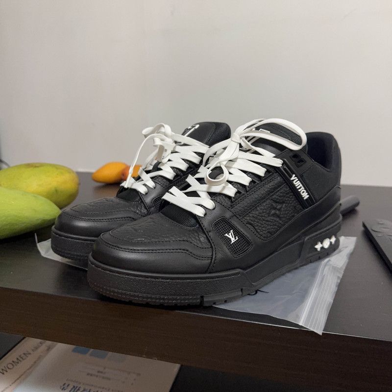 Louis Vuitton Louis Vuitton Black Trainer Leather Sneakers for Men -2508 Size US 8 / EU 41 - 1 Thumbnail
