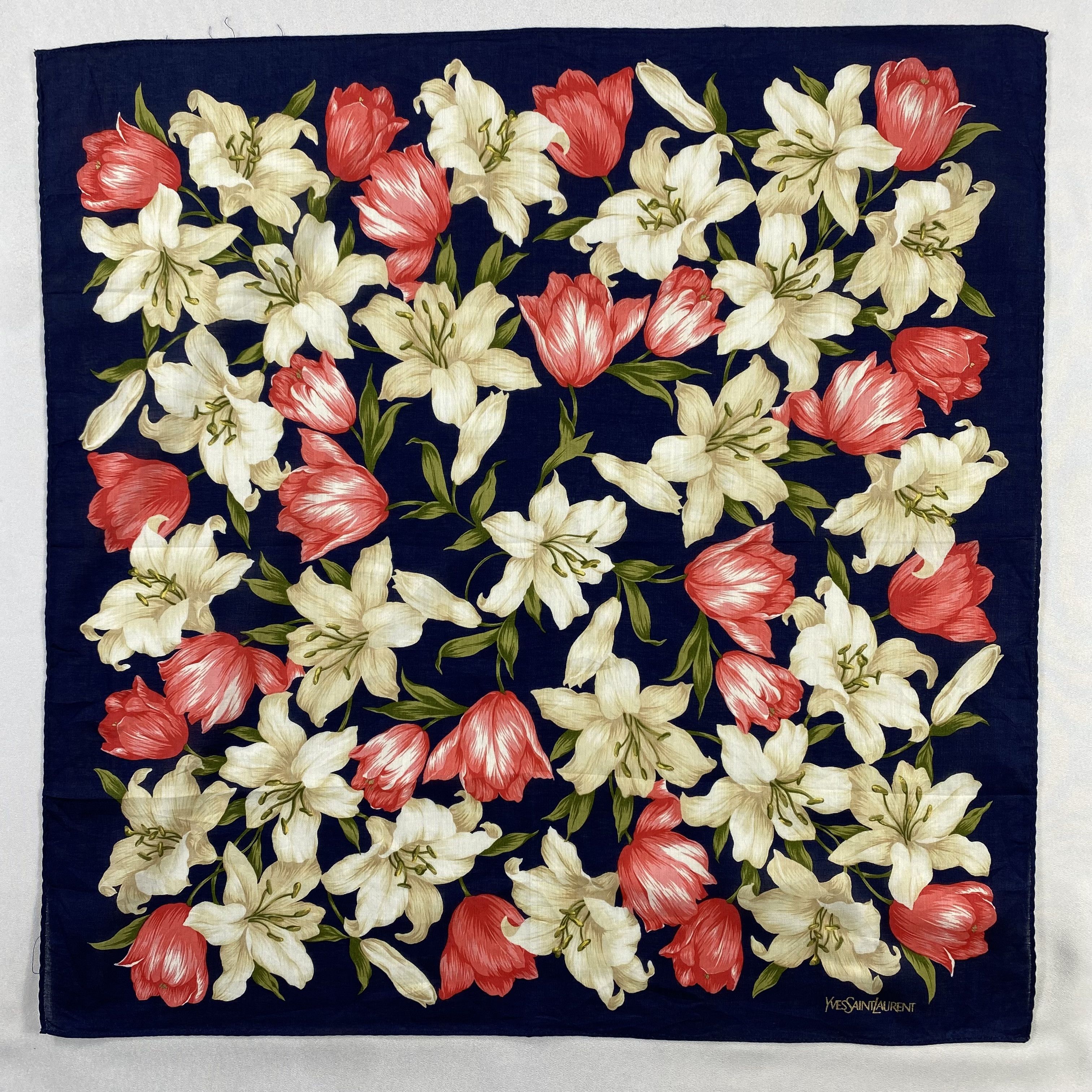 Vintage Yves Saint Laurent Bandana/ Handkerchief / Neckerchief-P1288 Size ONE SIZE - 1 Thumbnail