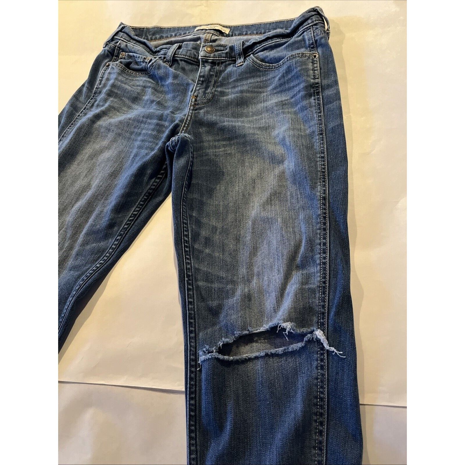 Abercrombie & Fitch Abercrombie & Fitch Womens 30x25 Jeans Blue Denim Distressed Size 30" / US 8 / IT 44 - 14 Thumbnail
