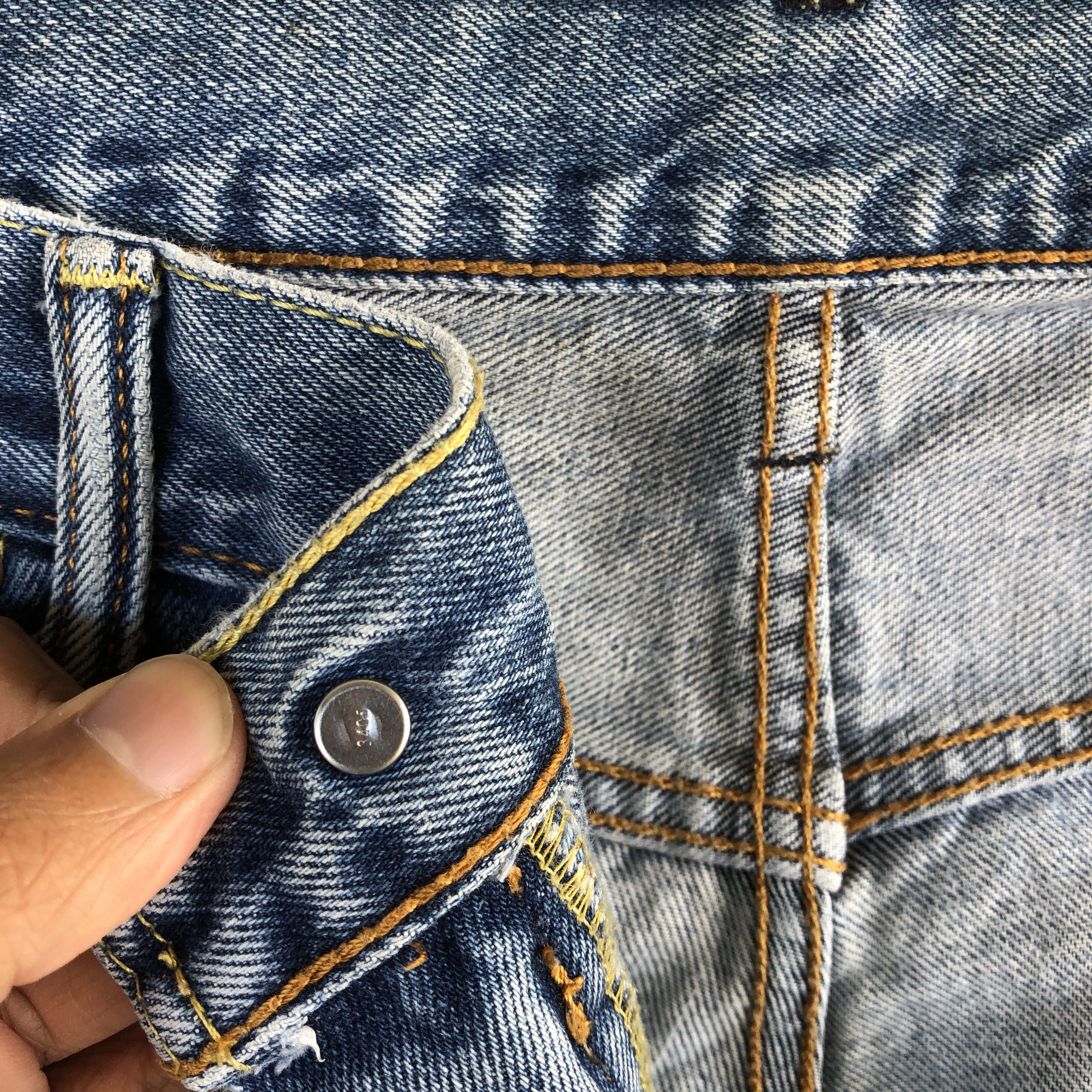 Levi's Vintage Levis 505 Distressed Light Wash Jeans Levis' Denim Size US 36 / EU 52 - 7 Thumbnail