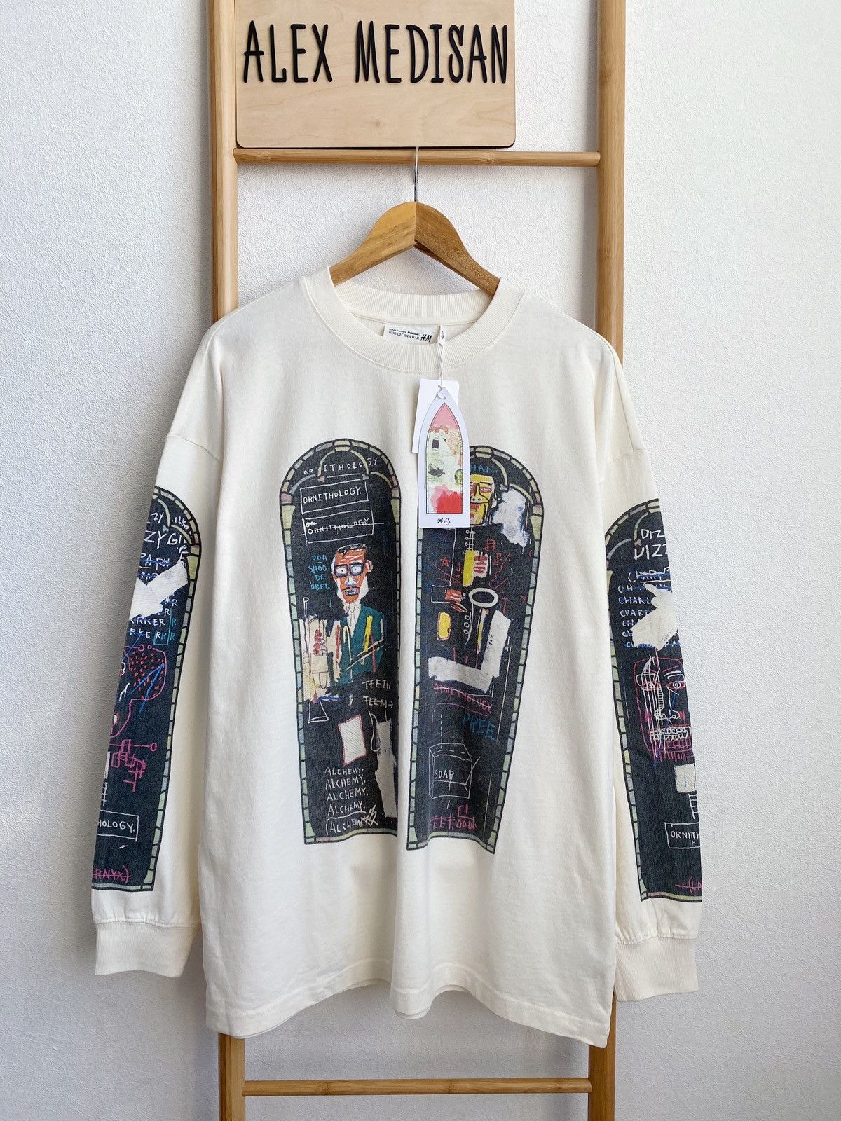H&M × Jean-Michel Basquiat × Who Decides War WHO DECIDES WAR x BASQUIAT x H&M LONG SLEEVE RELAXED T-SHIRT Size US M / EU 48-50 / 2 - 12 Thumbnail