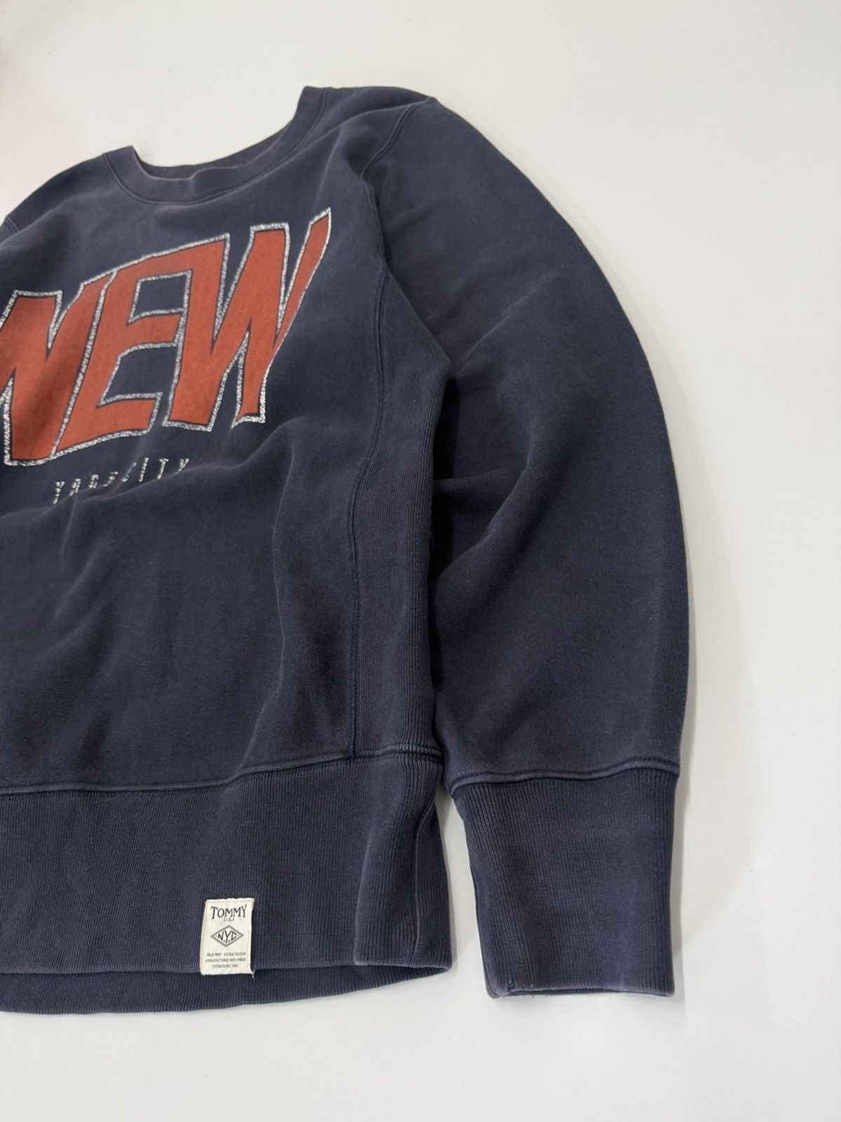 Tommy Jeans ⚡️TOMMY HILFIGER NEW YORK CITY COLLEGE LOGO STREETWEAR SWEAT Size US M / EU 48-50 / 2 - 2 Thumbnail