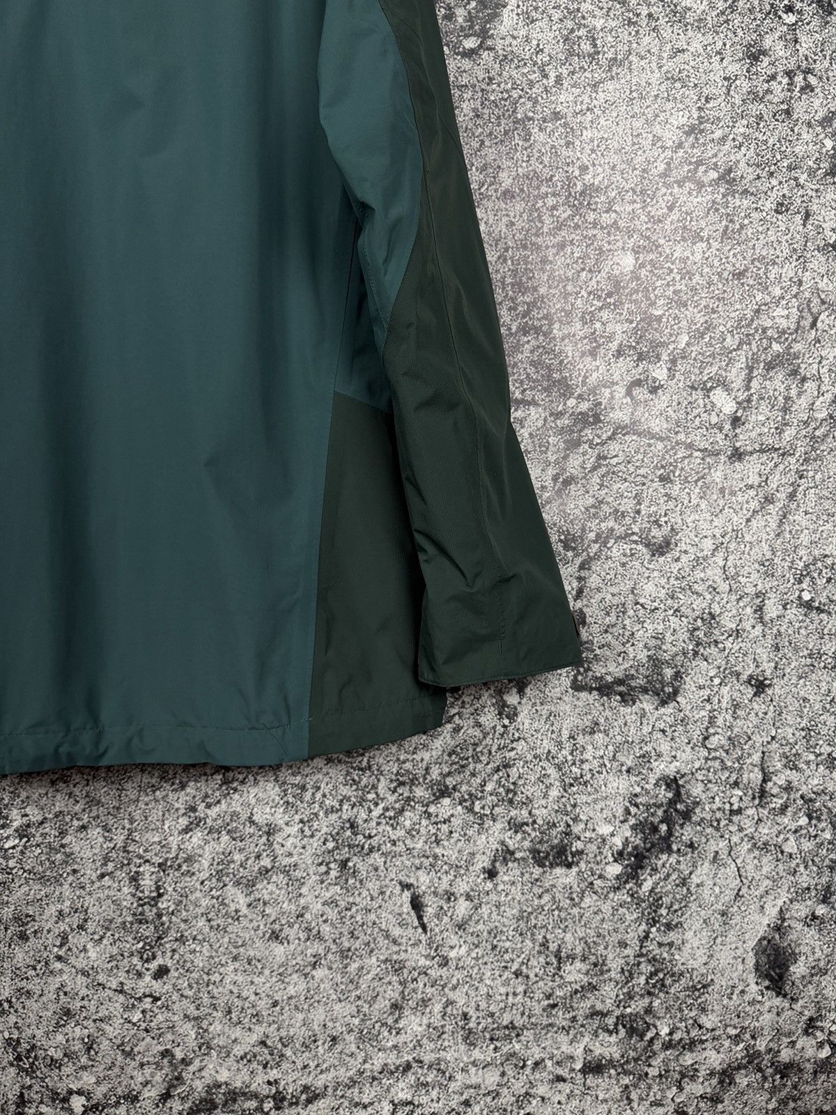 Berghaus Berghaus Gore-Tex Jacket Waterproof Windbreaker Outdoor XXL Size US XXL / EU 58 / 5 - 17 Thumbnail